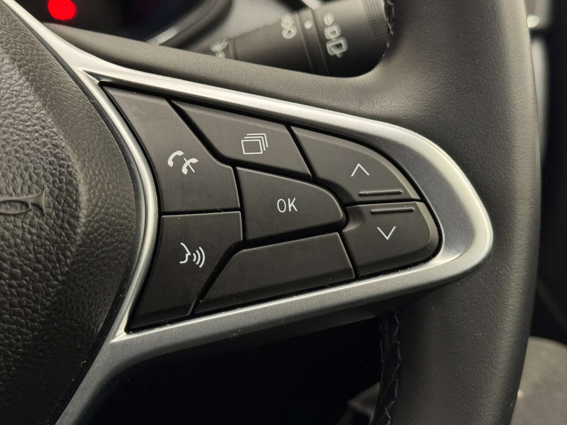 2024 RENAULT CLIO 2024 RENAULT CLIO