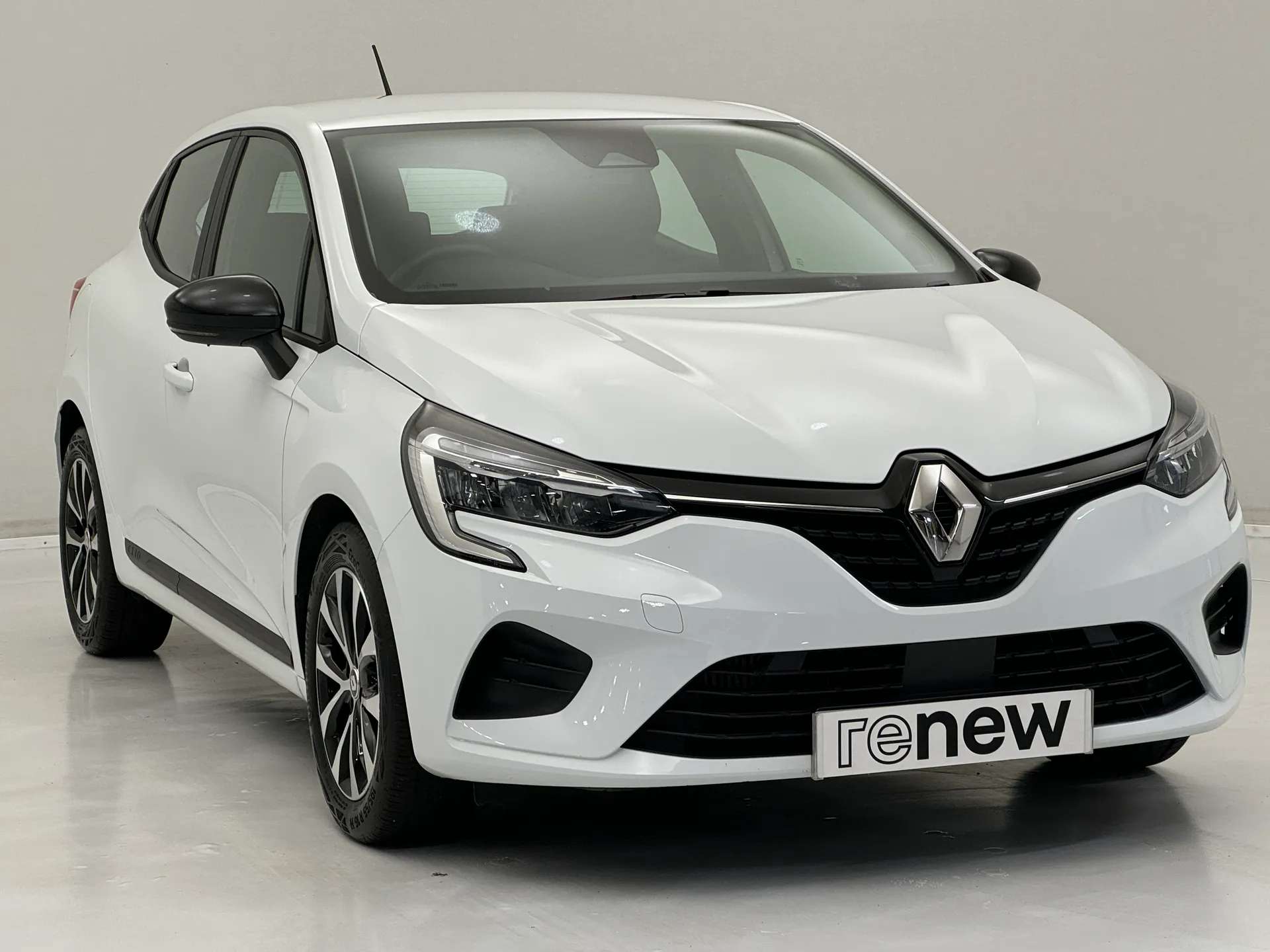 A 2022 RENAULT CLIO 1.0 TCe 90 Evolution 5dr A 2022 RENAULT CLIO 1.0 TCe 90 Evolution 5dr
