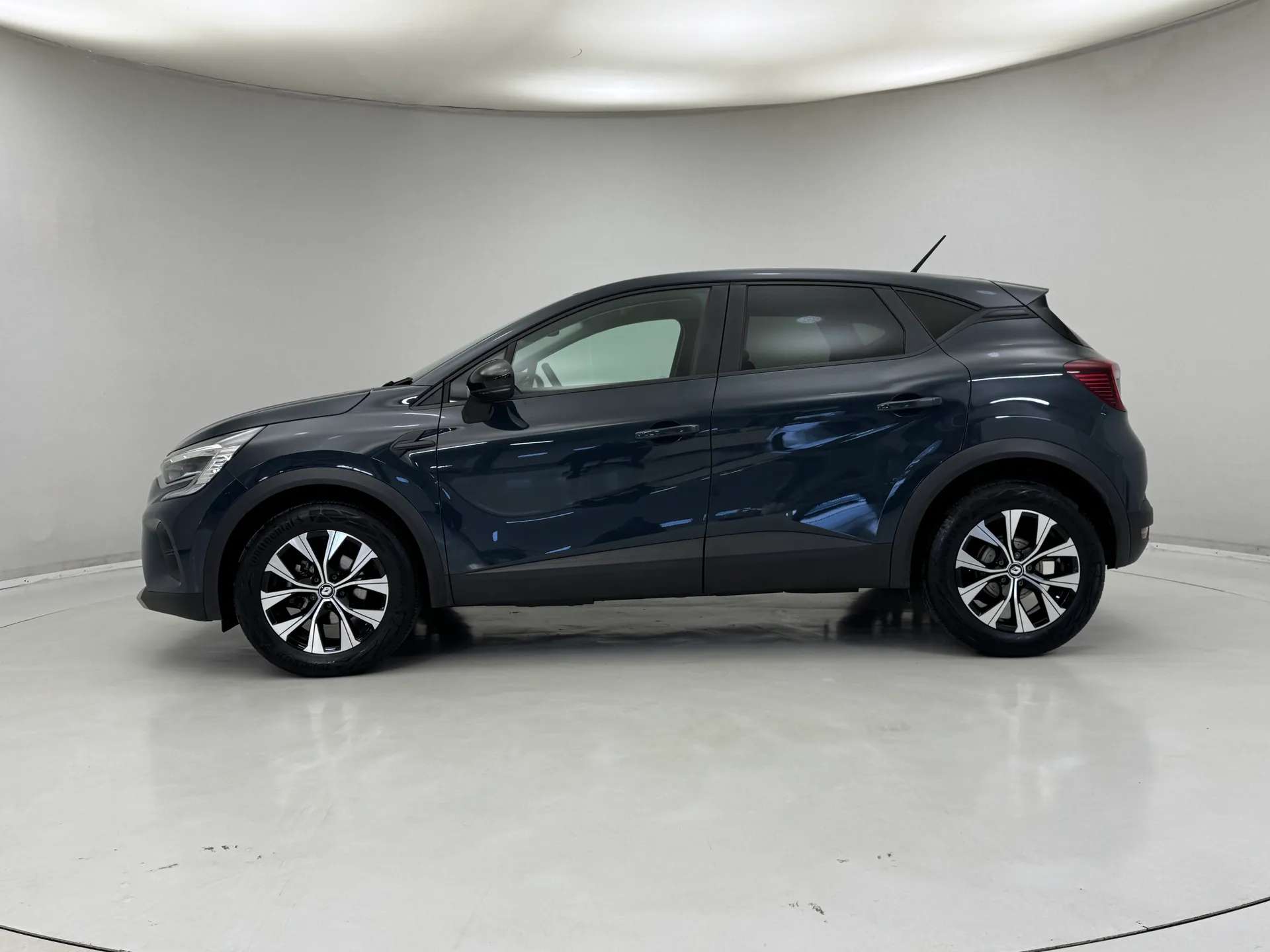 A 2022 RENAULT CAPTUR 1.0 TCE 90 Evolution 5dr A 2022 RENAULT CAPTUR 1.0 TCE 90 Evolution 5dr