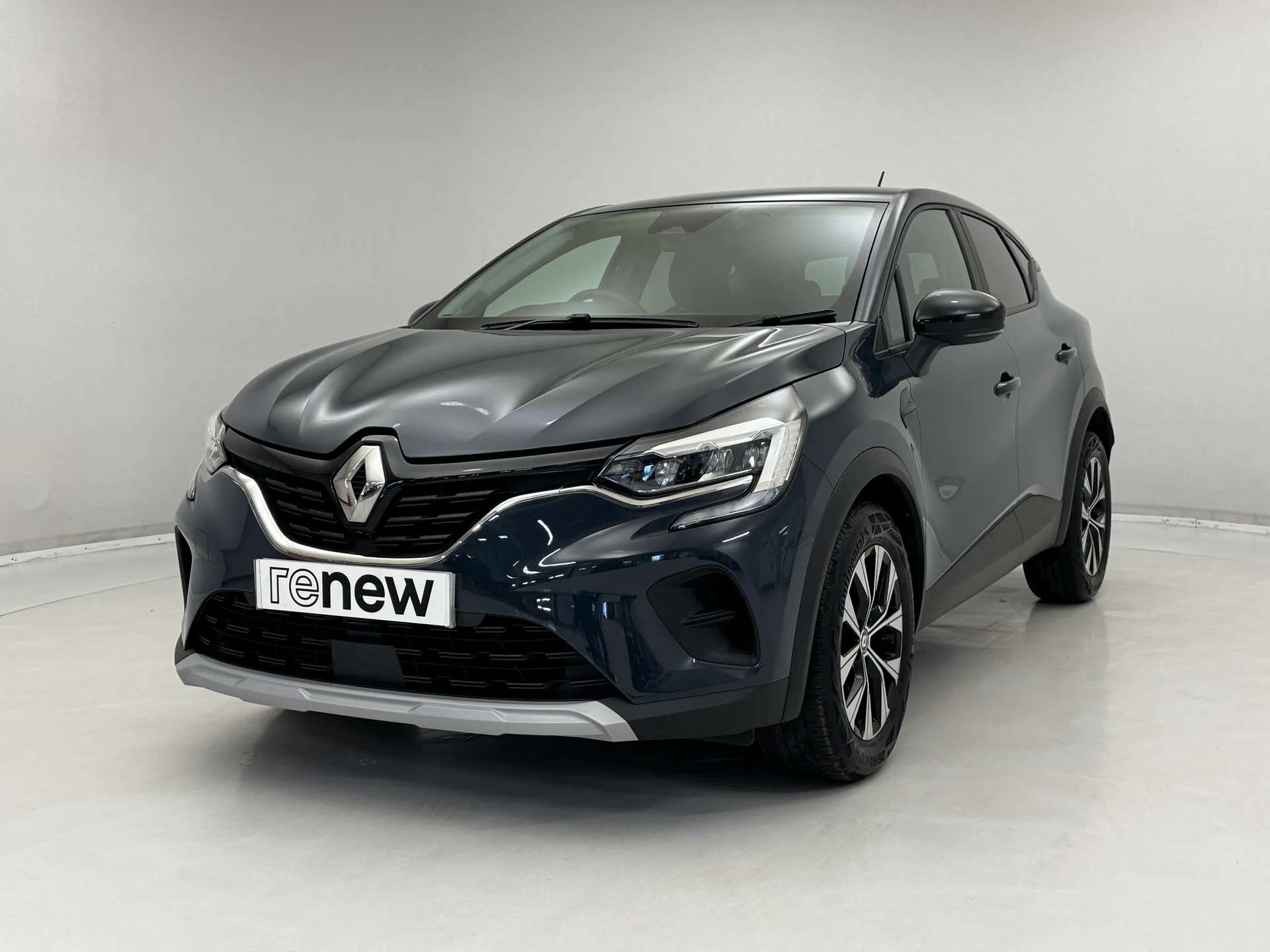 A 2022 RENAULT CAPTUR 1.0 TCE 90 Evolution 5dr A 2022 RENAULT CAPTUR 1.0 TCE 90 Evolution 5dr
