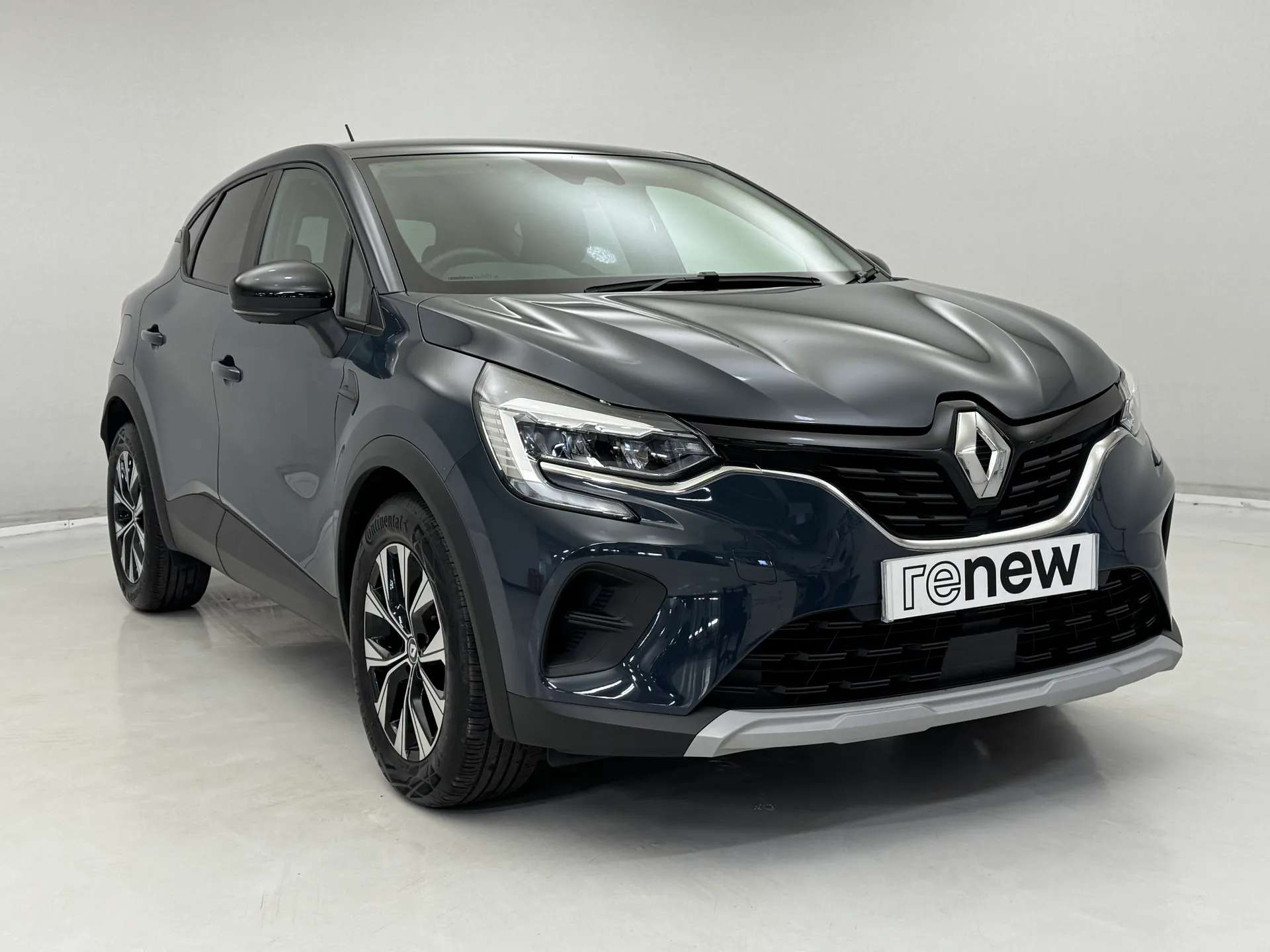 A 2022 RENAULT CAPTUR 1.0 TCE 90 Evolution 5dr A 2022 RENAULT CAPTUR 1.0 TCE 90 Evolution 5dr