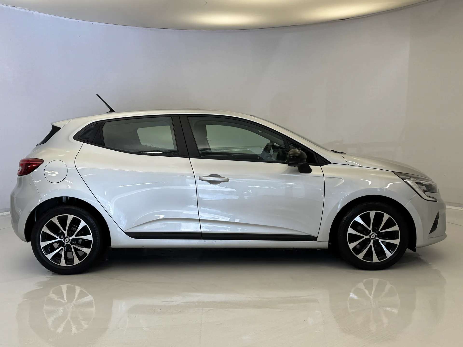 2023 RENAULT CLIO 2023 RENAULT CLIO