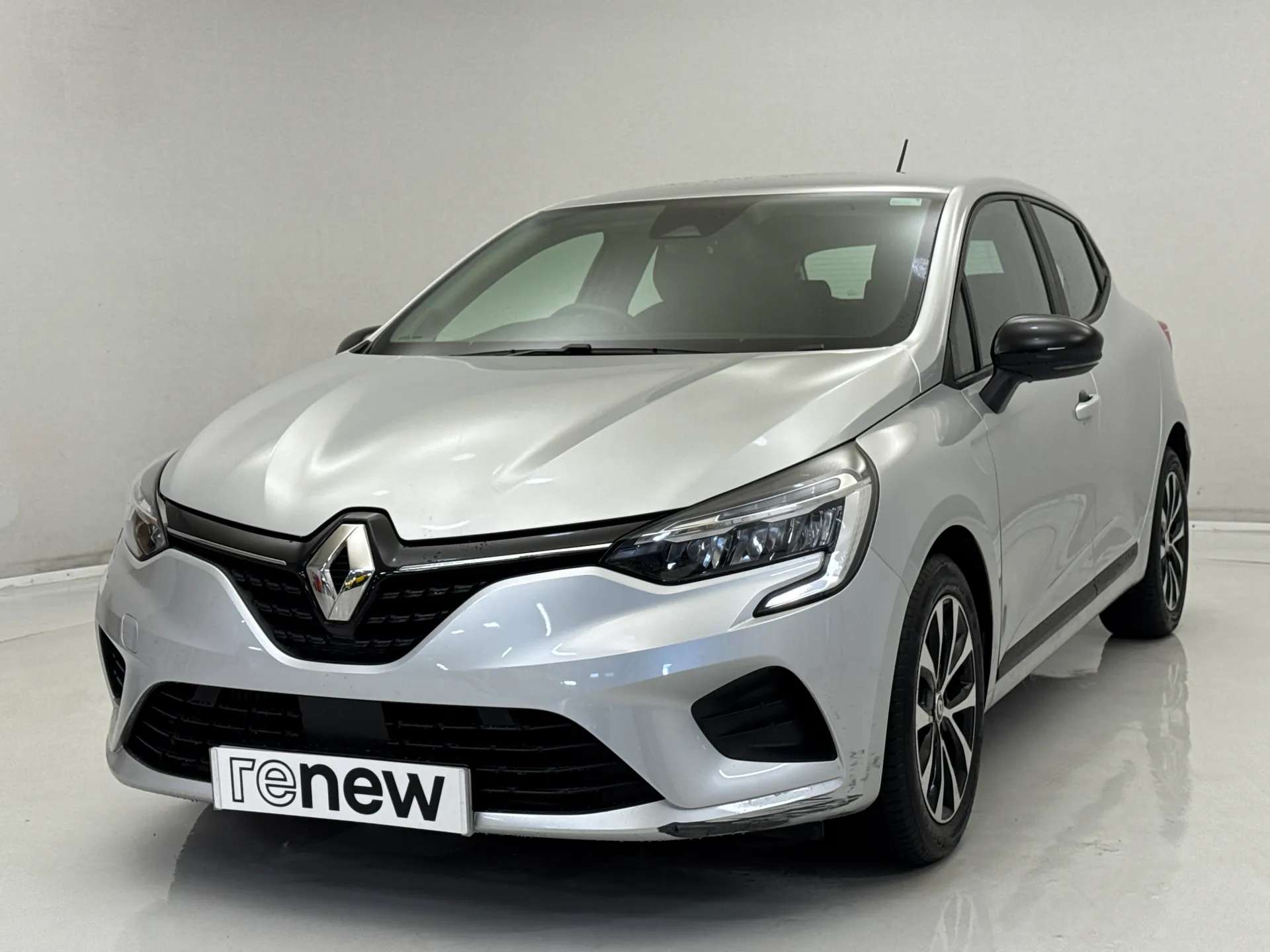 A 2023 RENAULT CLIO 1.0 TCe 90 Evolution 5dr A 2023 RENAULT CLIO 1.0 TCe 90 Evolution 5dr