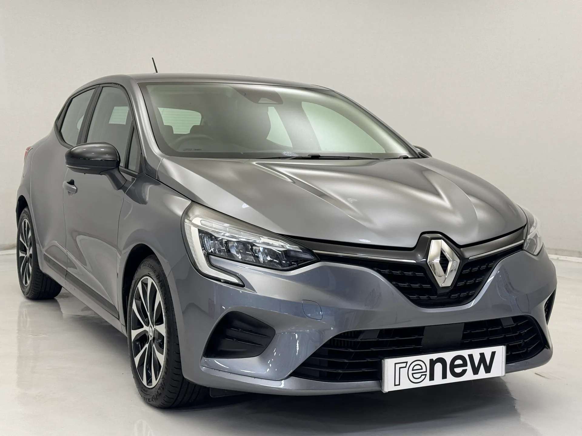 A 2023 RENAULT CLIO 1.0 TCe 90 Evolution 5dr A 2023 RENAULT CLIO 1.0 TCe 90 Evolution 5dr
