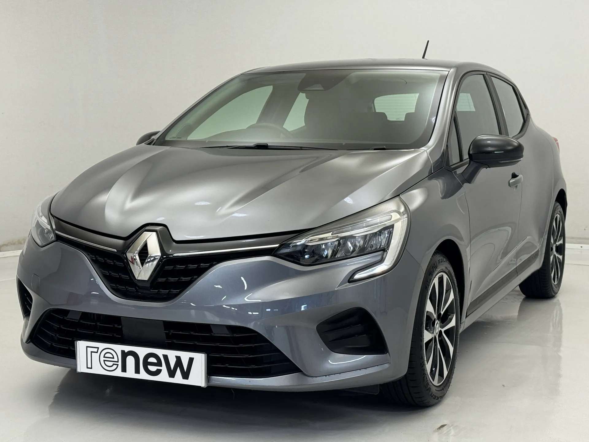 A 2023 RENAULT CLIO 1.0 TCe 90 Evolution 5dr A 2023 RENAULT CLIO 1.0 TCe 90 Evolution 5dr