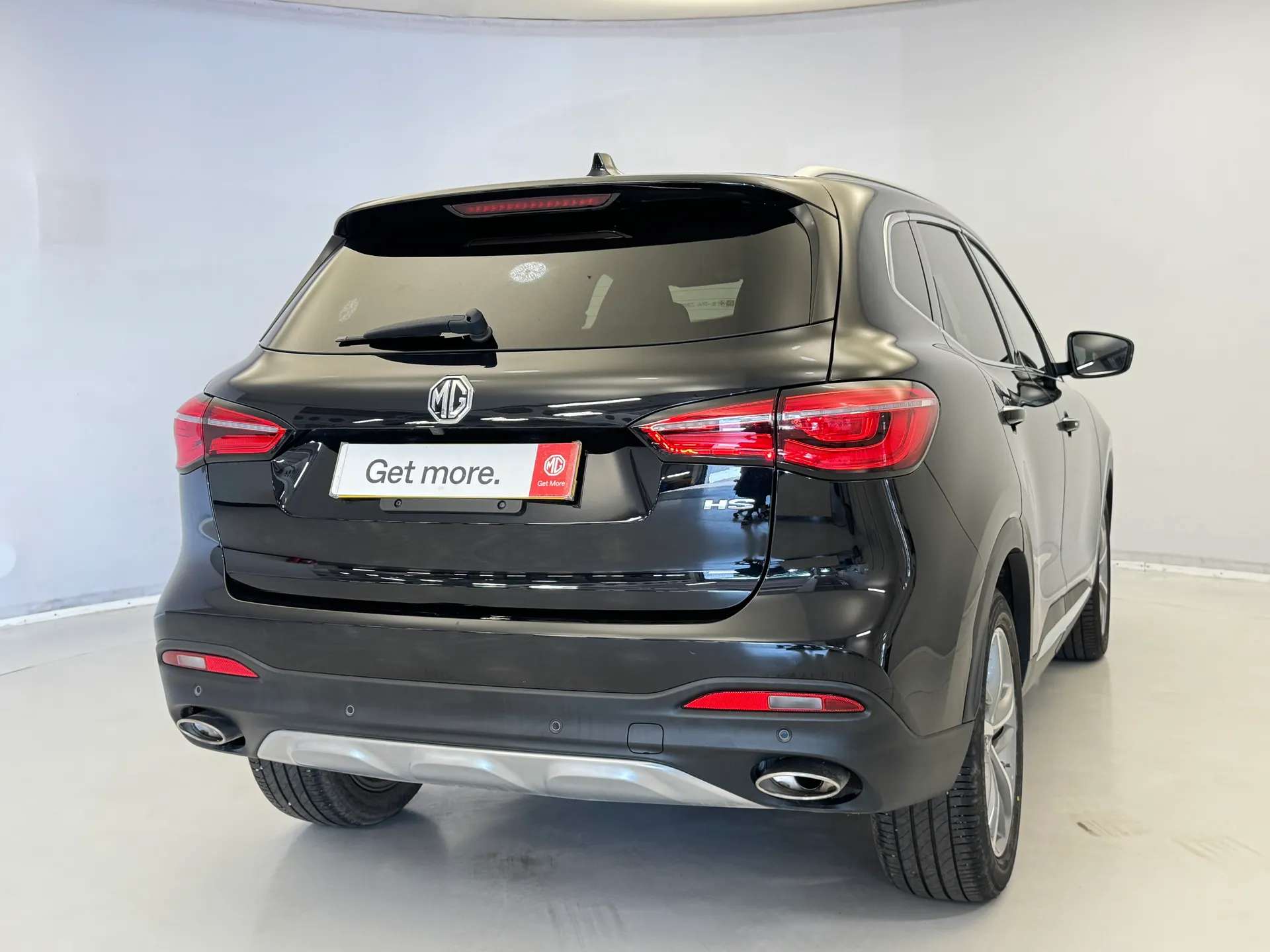 A 2023 MG HS 1.5 T-GDI Exclusive 5dr ð¤ BLACK AND RED LEATHER â¤ï¸ A 2023 MG HS 1.5 T-GDI Exclusive 5dr ð¤ BLACK AND RED LEATHER â¤ï¸