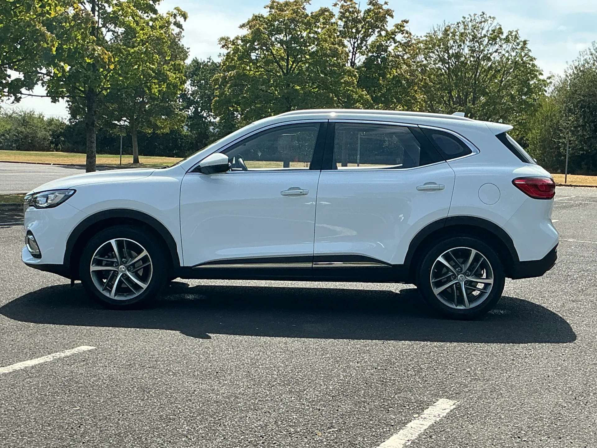 2022 MG HS 2022 MG HS