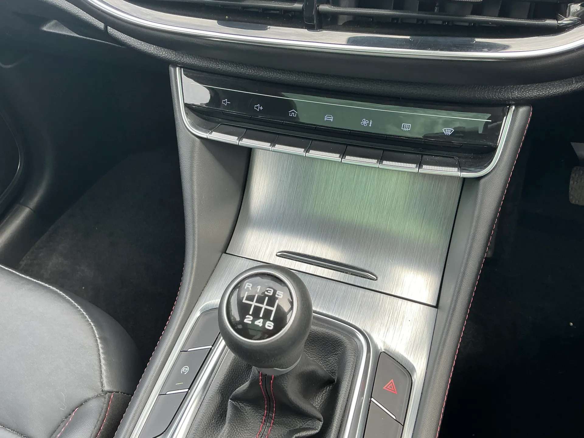 2023 MG HS 2023 MG HS