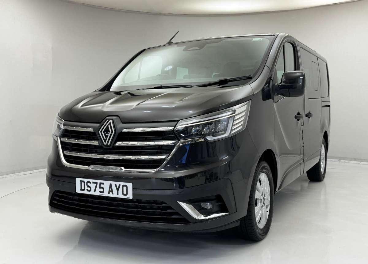 Check out this Renault Trafic 2025 Diesel Manual