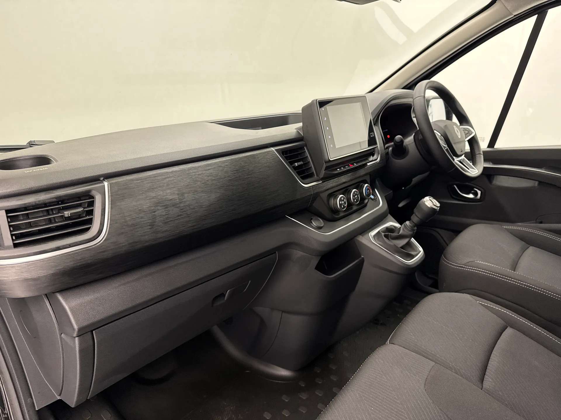 2025 RENAULT TRAFIC 2025 RENAULT TRAFIC