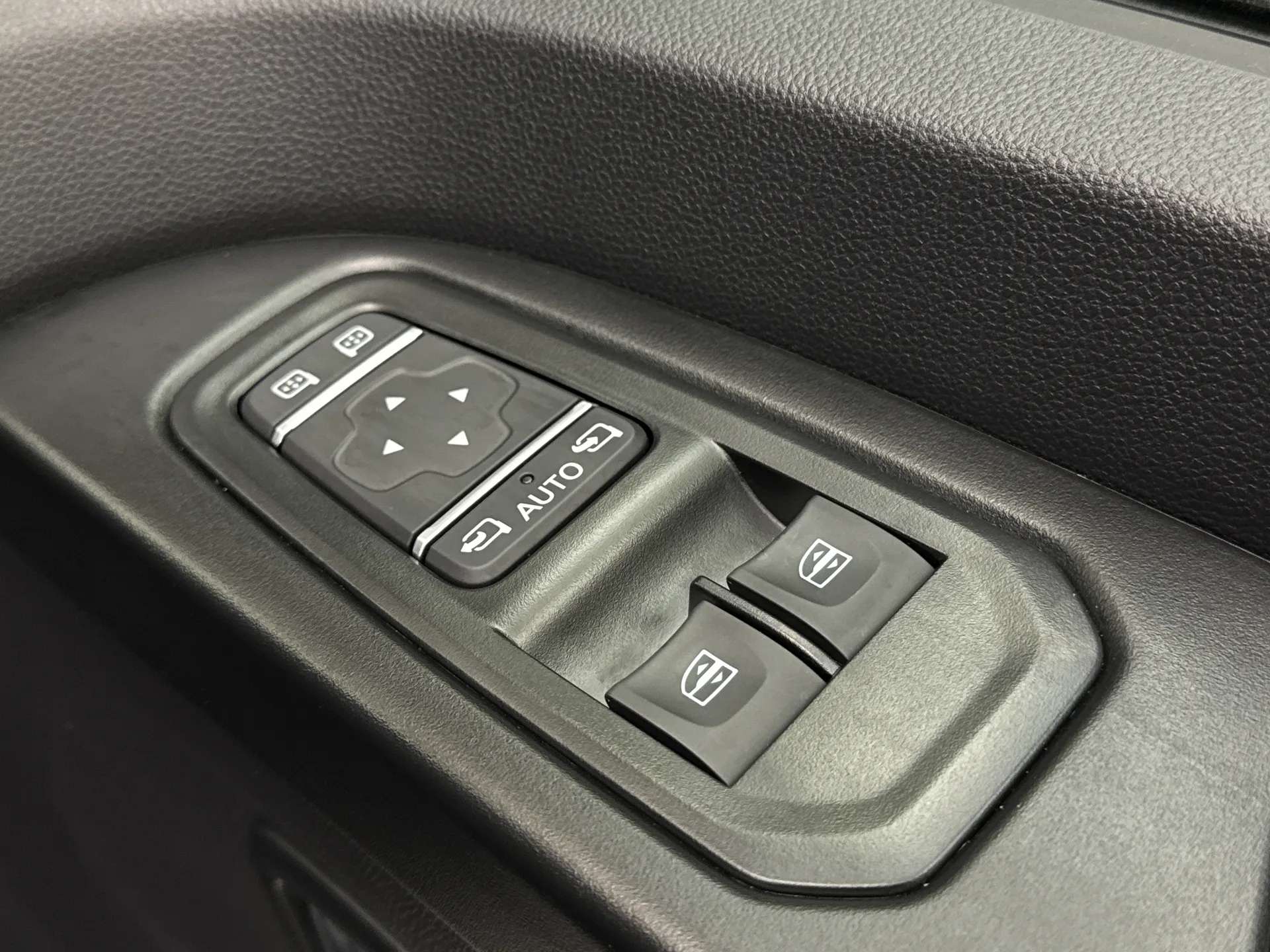 2025 RENAULT TRAFIC 2025 RENAULT TRAFIC