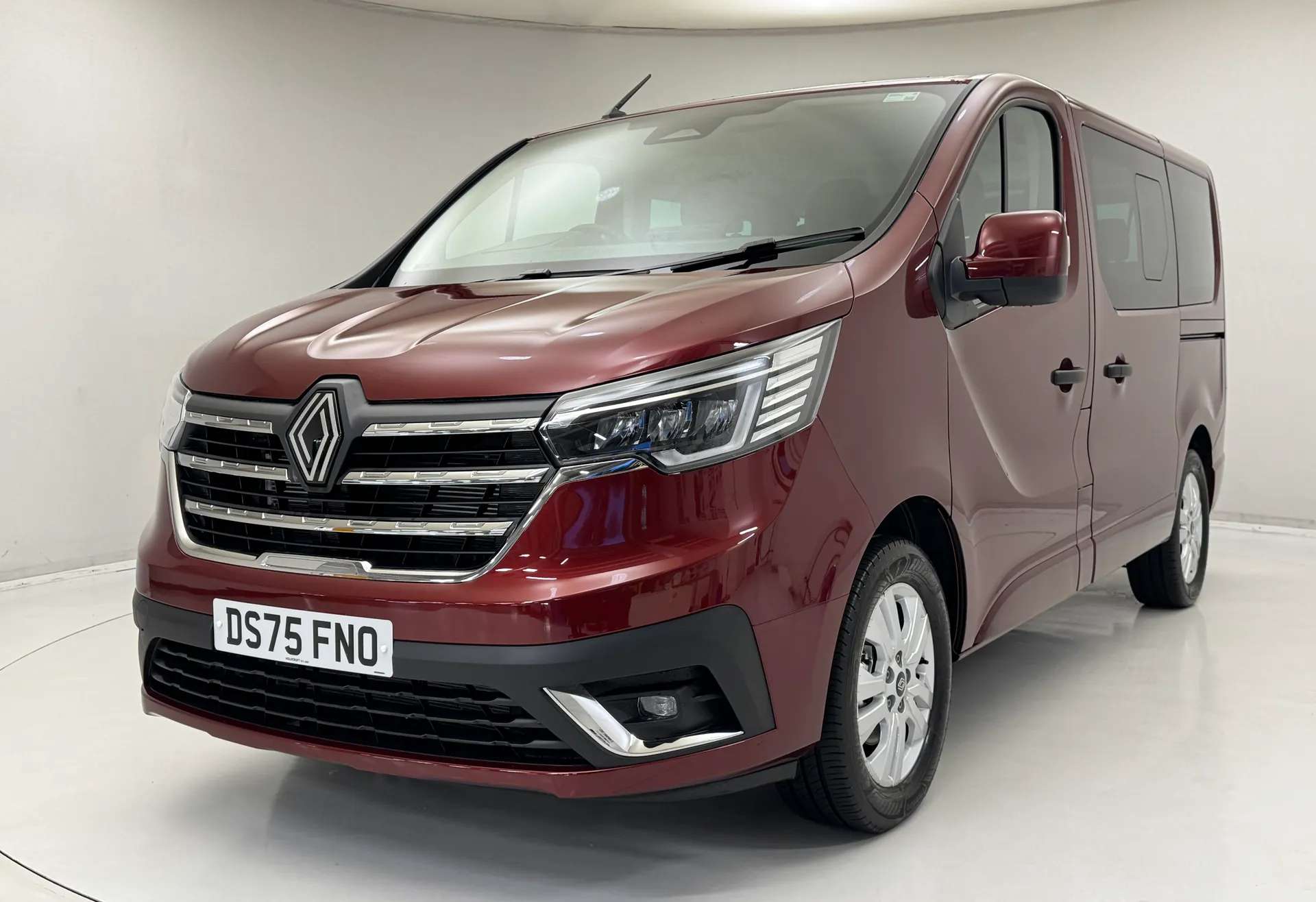 A 2025 RENAULT TRAFIC SL28 EXTRA BLUE DC SL28 Sport Minibus Double Cab 5dr Diesel EDC L1 H1 Euro 6 (s/s) ( A 2025 RENAULT TRAFIC SL28 EXTRA BLUE DC SL28 Sport Minibus Double Cab 5dr Diesel EDC L1 H1 Euro 6 (s/s) (