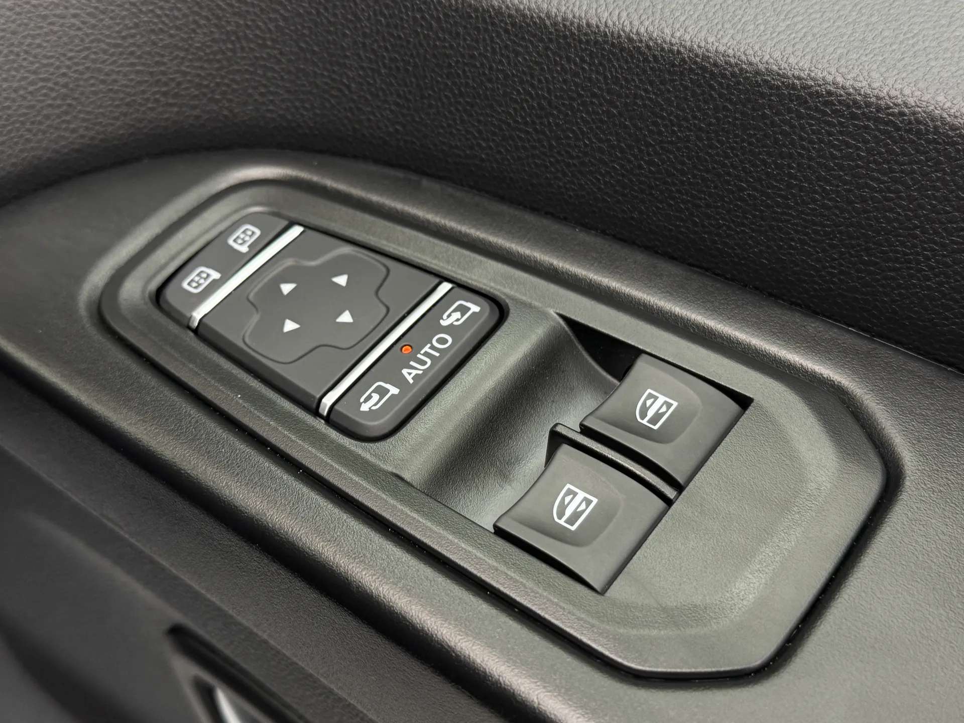 2026 RENAULT TRAFIC 2026 RENAULT TRAFIC