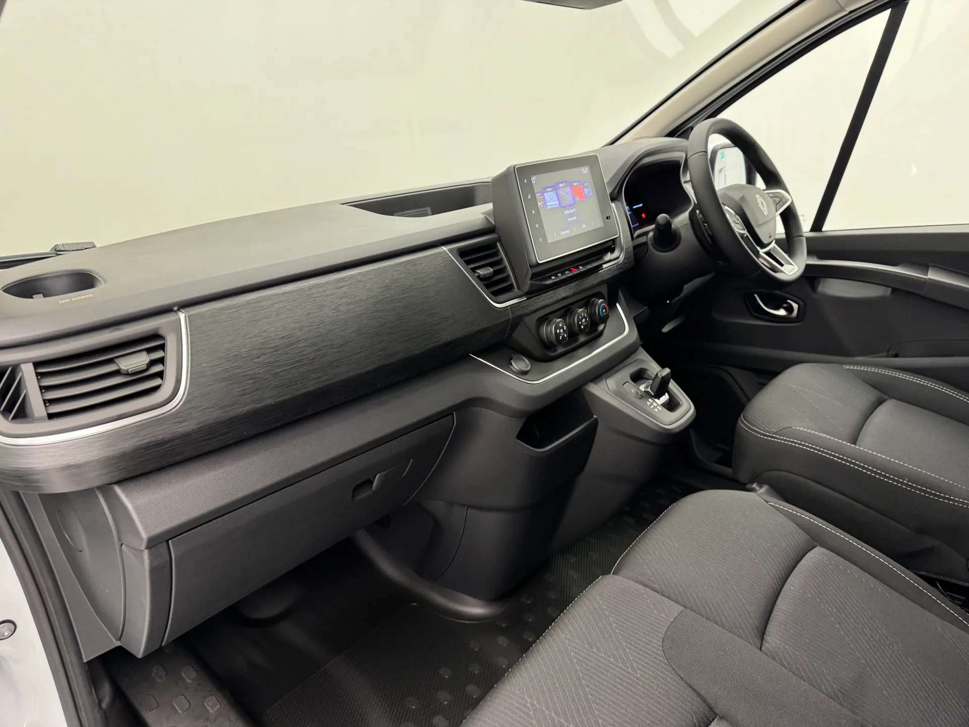 2026 RENAULT TRAFIC 2026 RENAULT TRAFIC