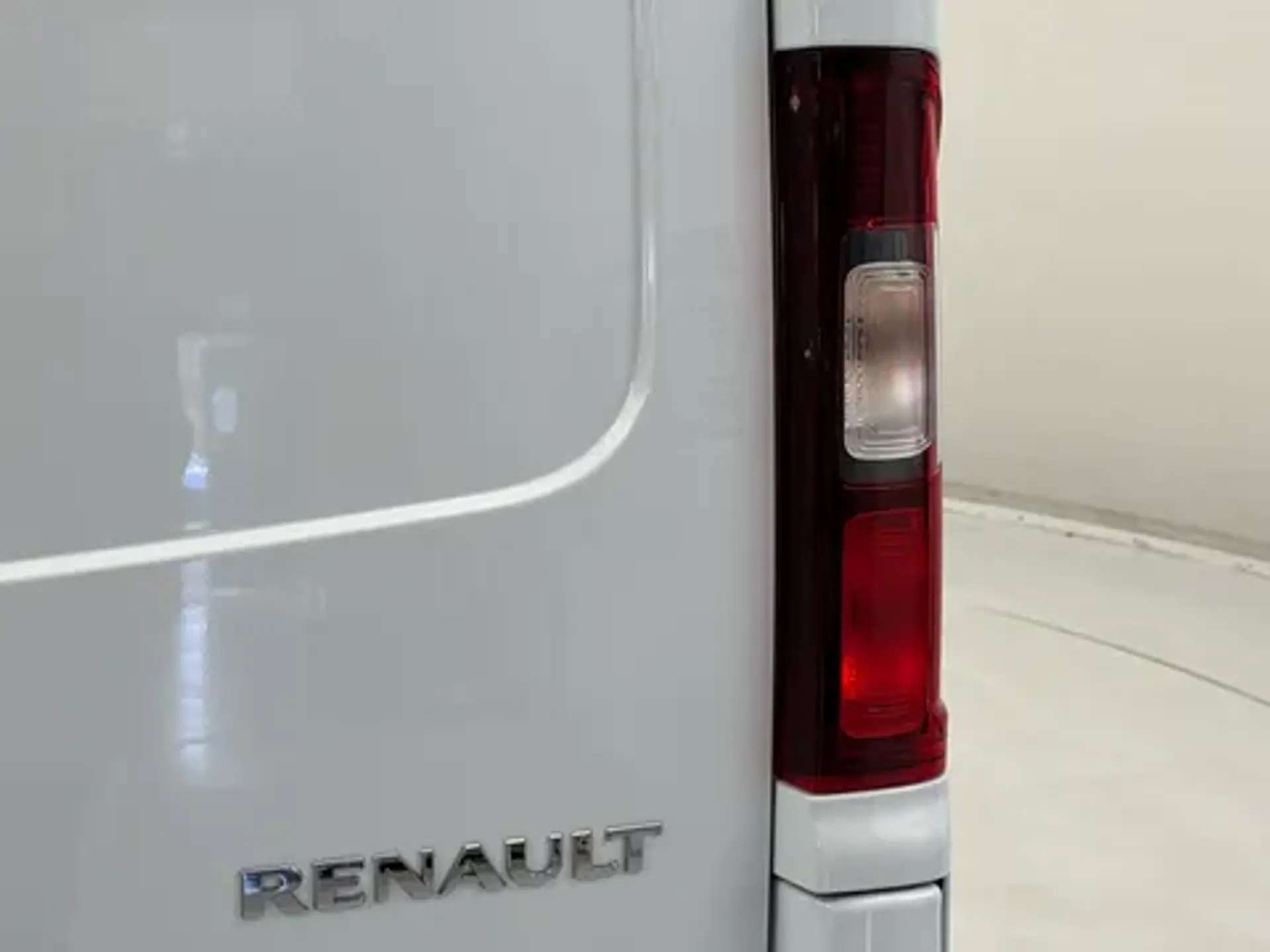 2026 RENAULT TRAFIC 2026 RENAULT TRAFIC