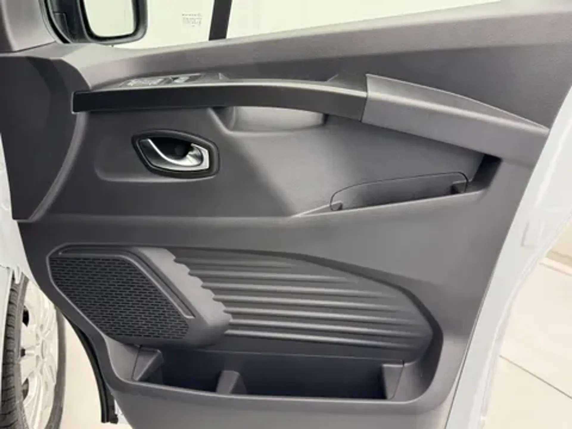 2026 RENAULT TRAFIC 2026 RENAULT TRAFIC
