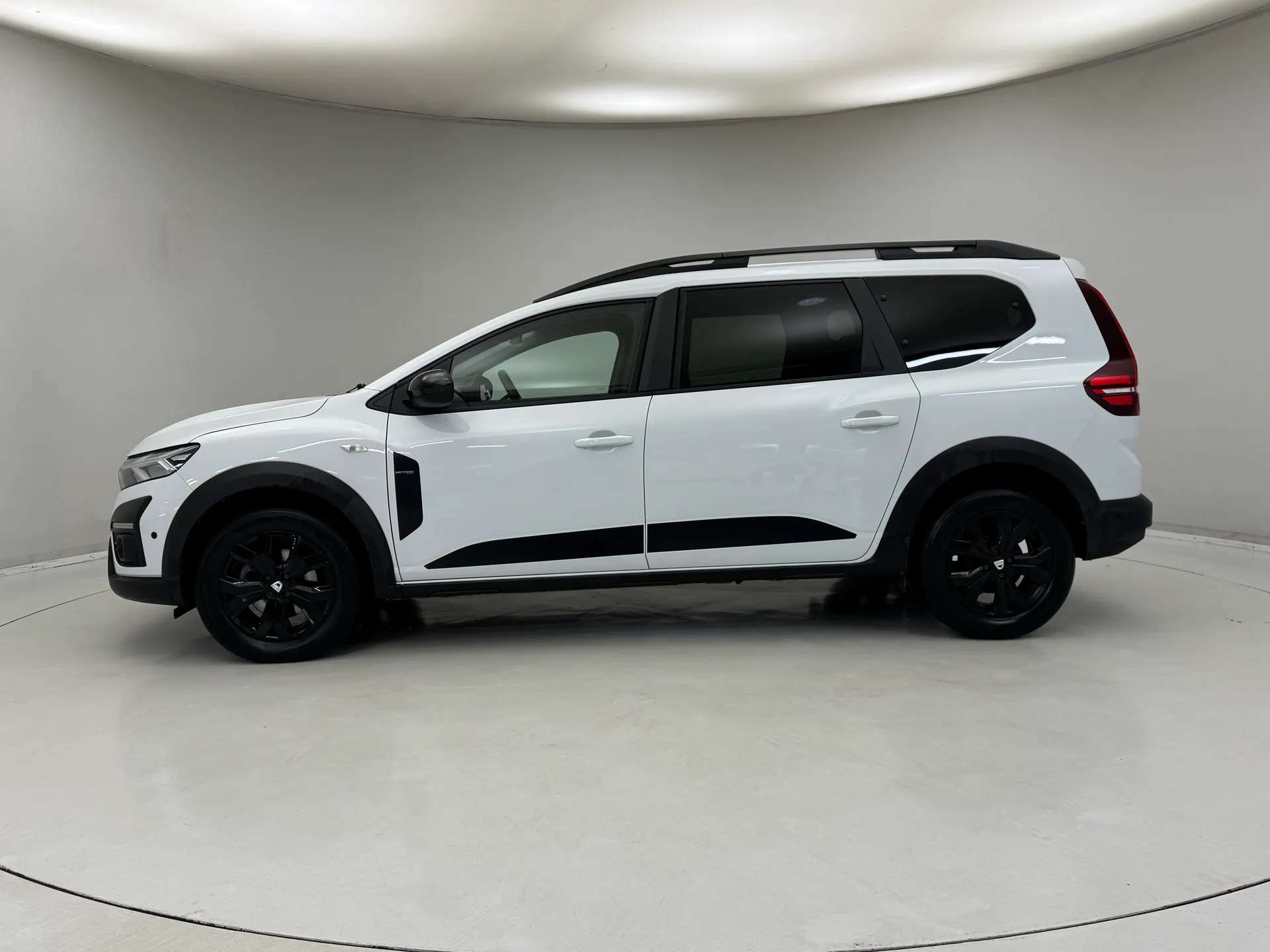 A 2023 DACIA JOGGER 1.0 TCe Extreme SE 5dr A 2023 DACIA JOGGER 1.0 TCe Extreme SE 5dr