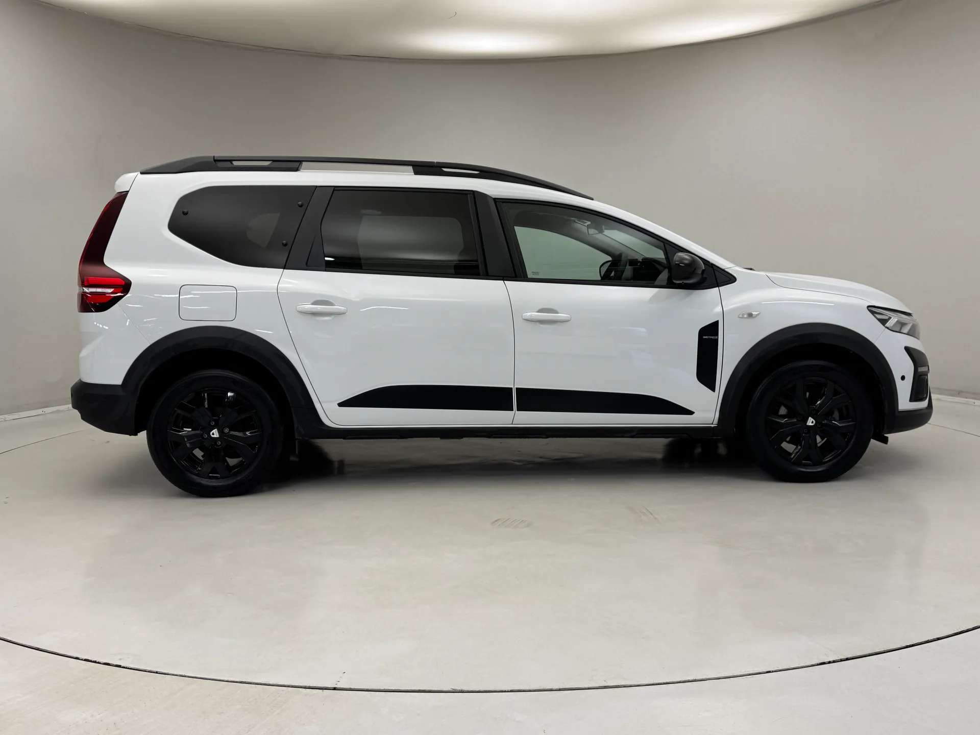 A 2023 DACIA JOGGER 1.0 TCe Extreme SE 5dr A 2023 DACIA JOGGER 1.0 TCe Extreme SE 5dr