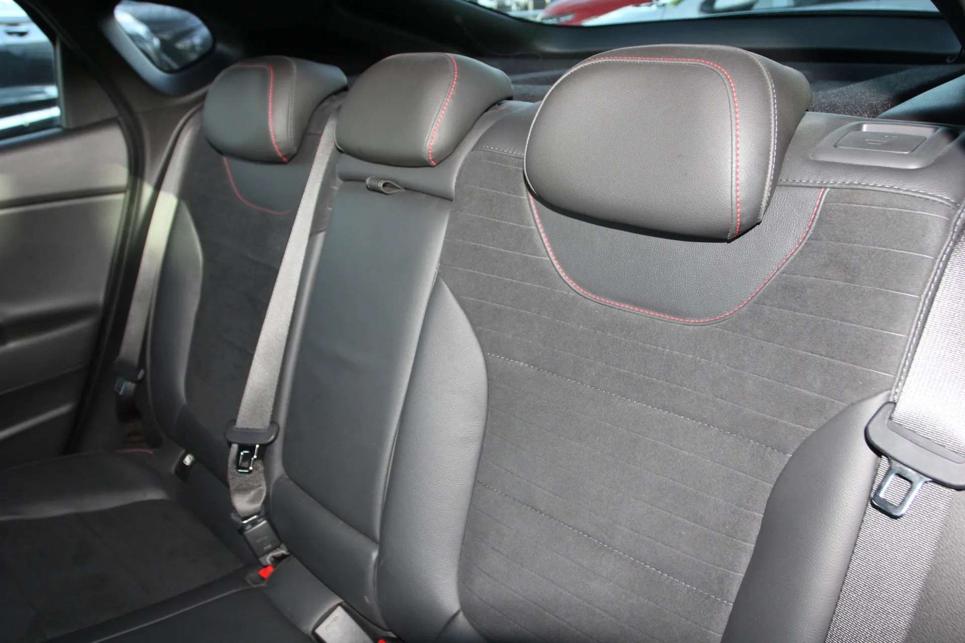 2019 HYUNDAI I30 FASTBACK 2019 HYUNDAI I30 FASTBACK