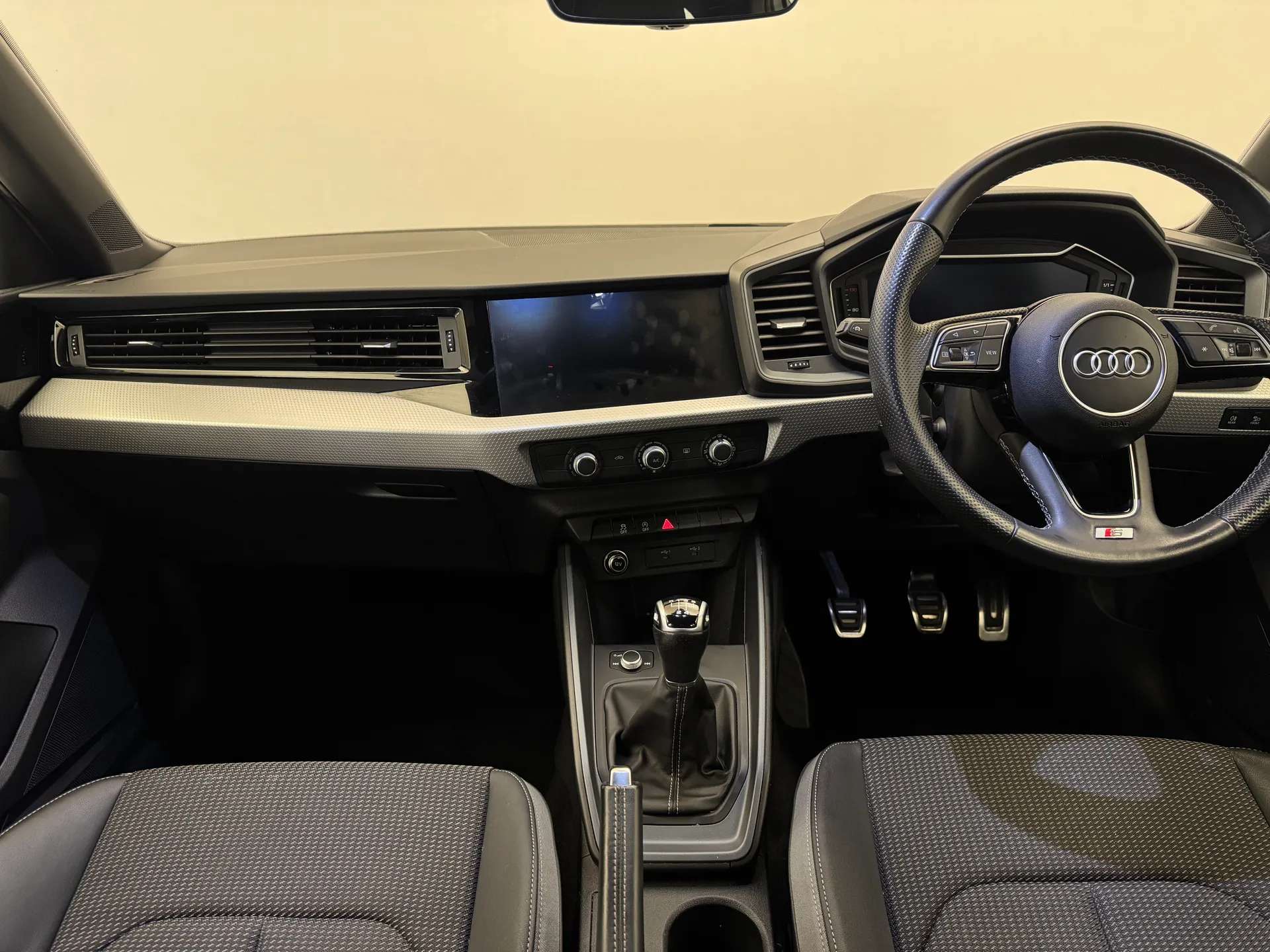 2023 AUDI A1 2023 AUDI A1