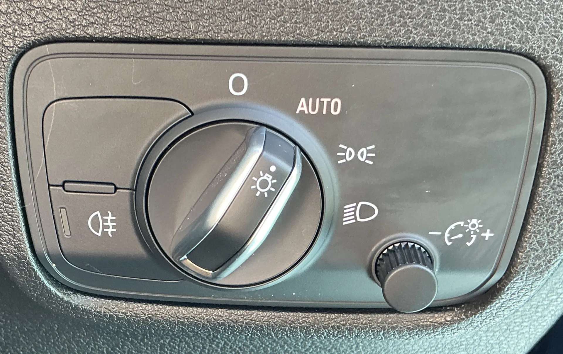 2021 AUDI Q2 2021 AUDI Q2