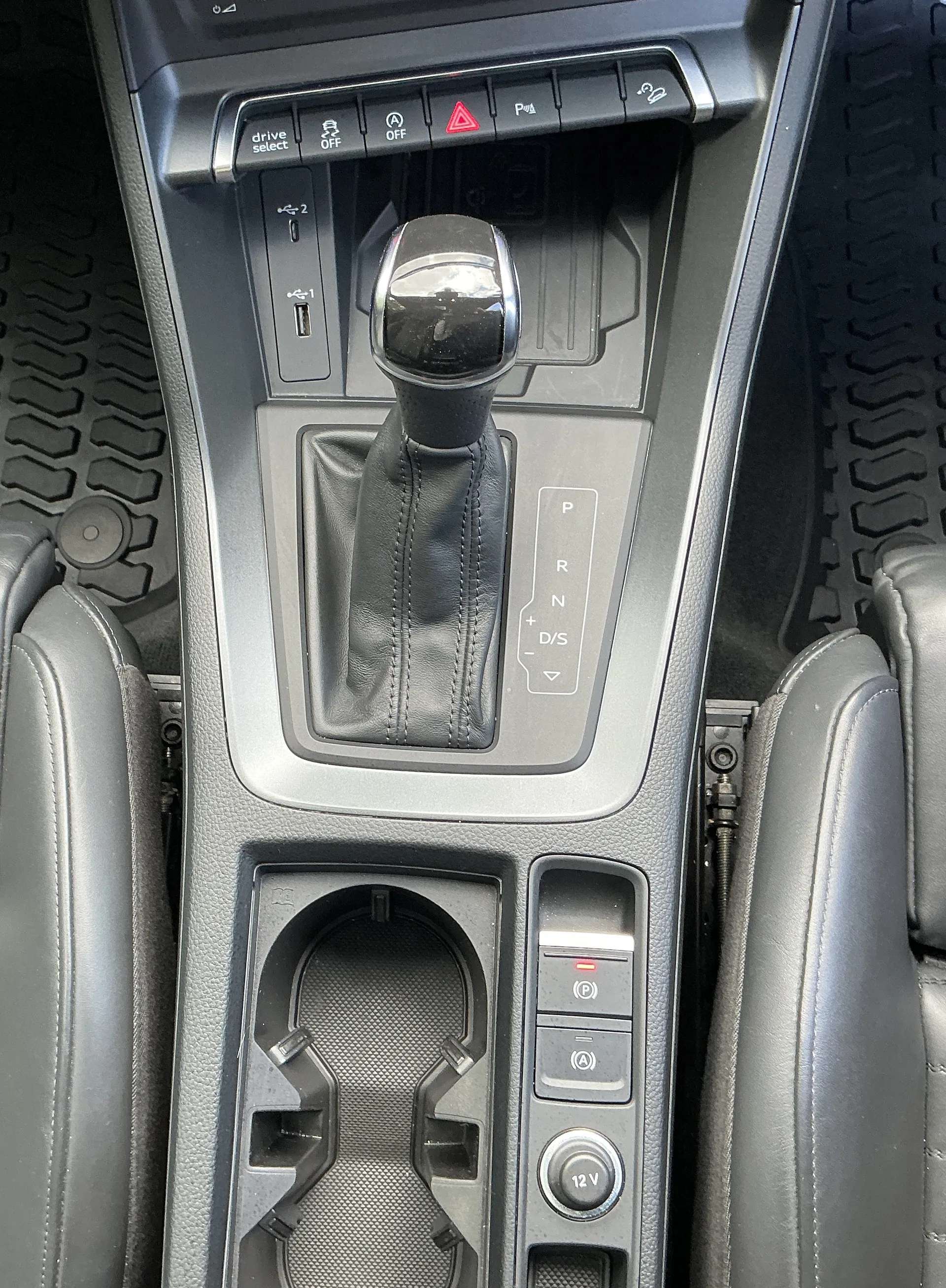2020 AUDI RS Q3 2020 AUDI RS Q3