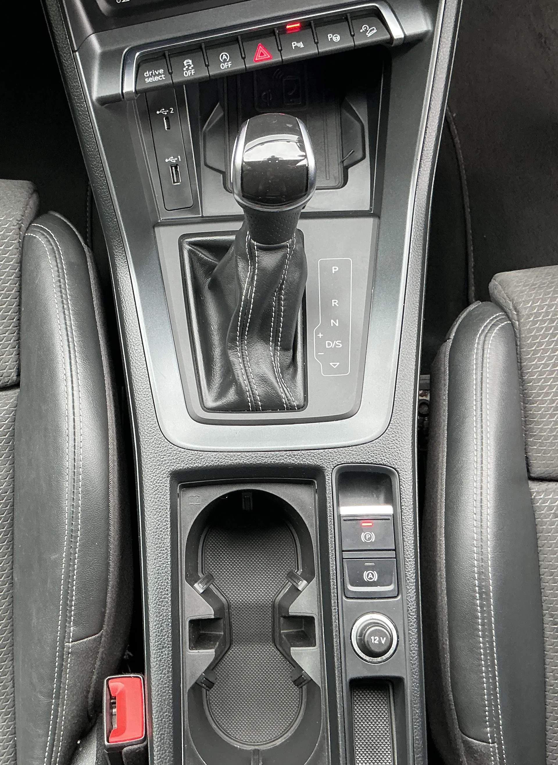 2020 AUDI Q3 2020 AUDI Q3