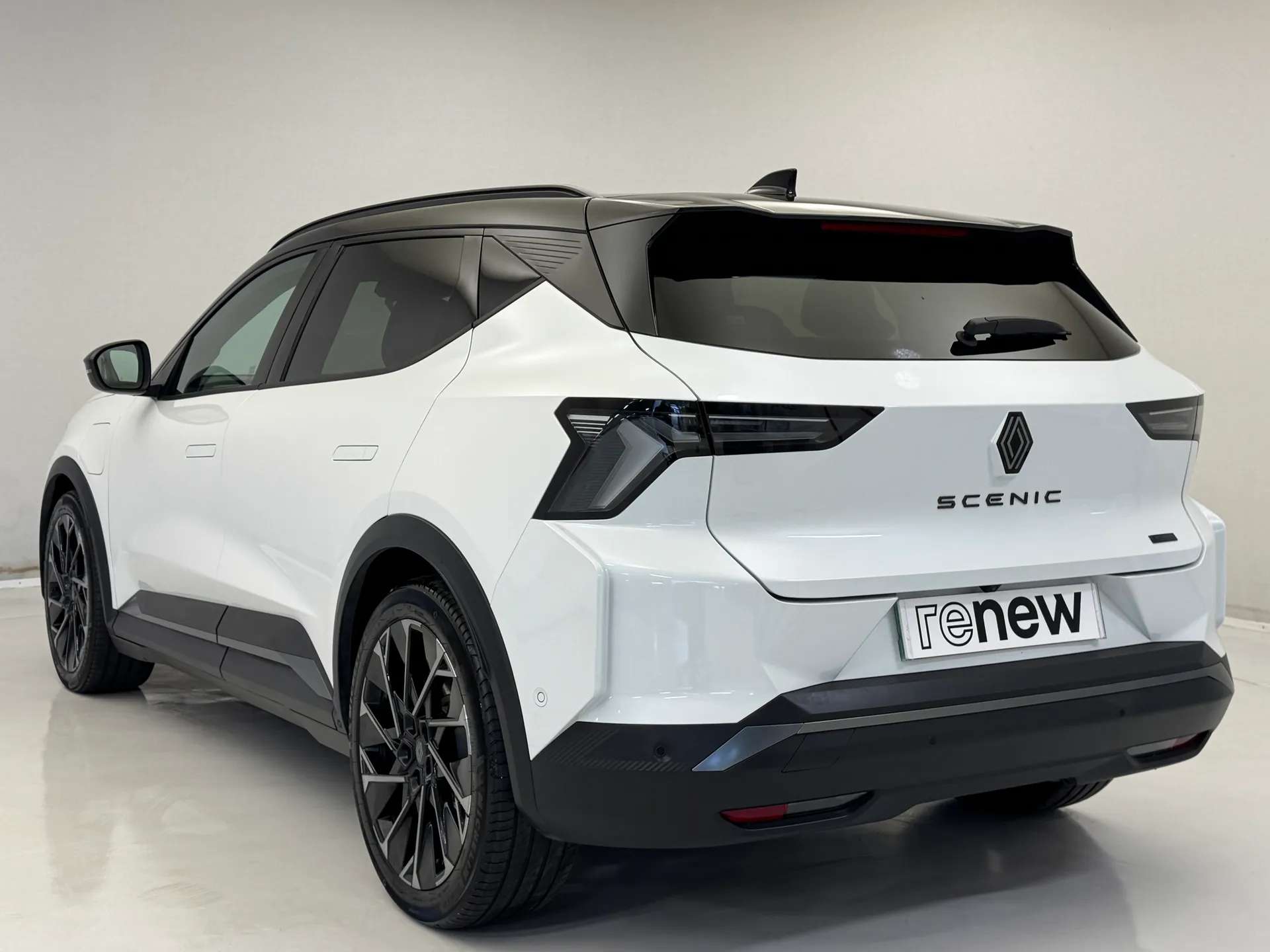 A 2025 RENAULT SCENIC E-TECH 160kW Techno Esprit Alpine 87kWh Long Range 5dr AT A 2025 RENAULT SCENIC E-TECH 160kW Techno Esprit Alpine 87kWh Long Range 5dr AT