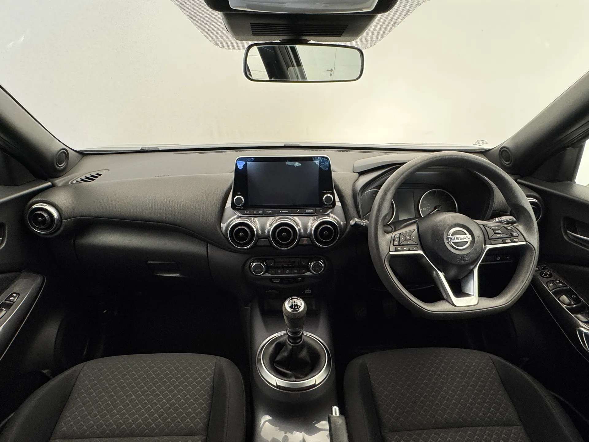 A 2020 NISSAN JUKE 1.0 DiG-T Acenta 5dr A 2020 NISSAN JUKE 1.0 DiG-T Acenta 5dr