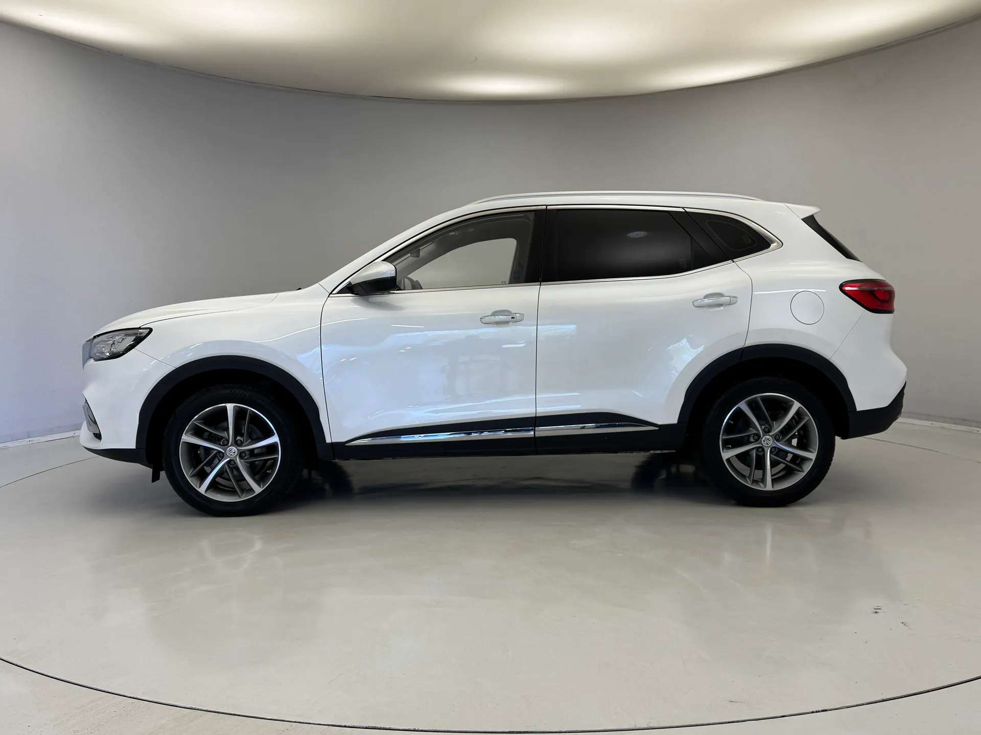 2022 MG HS 2022 MG HS