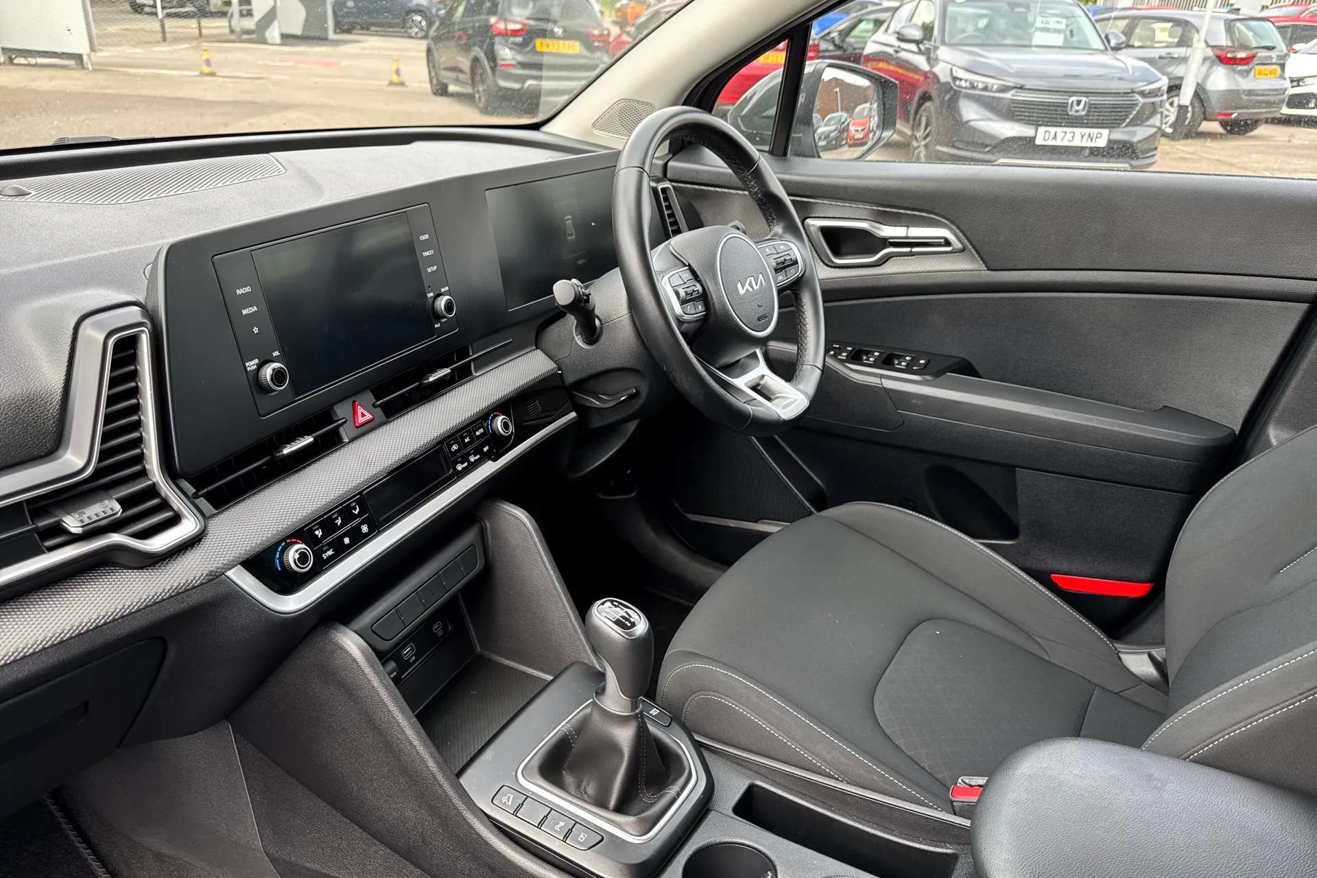 A 2022 KIA SPORTAGE 1.6T GDi ISG 2 5dr A 2022 KIA SPORTAGE 1.6T GDi ISG 2 5dr