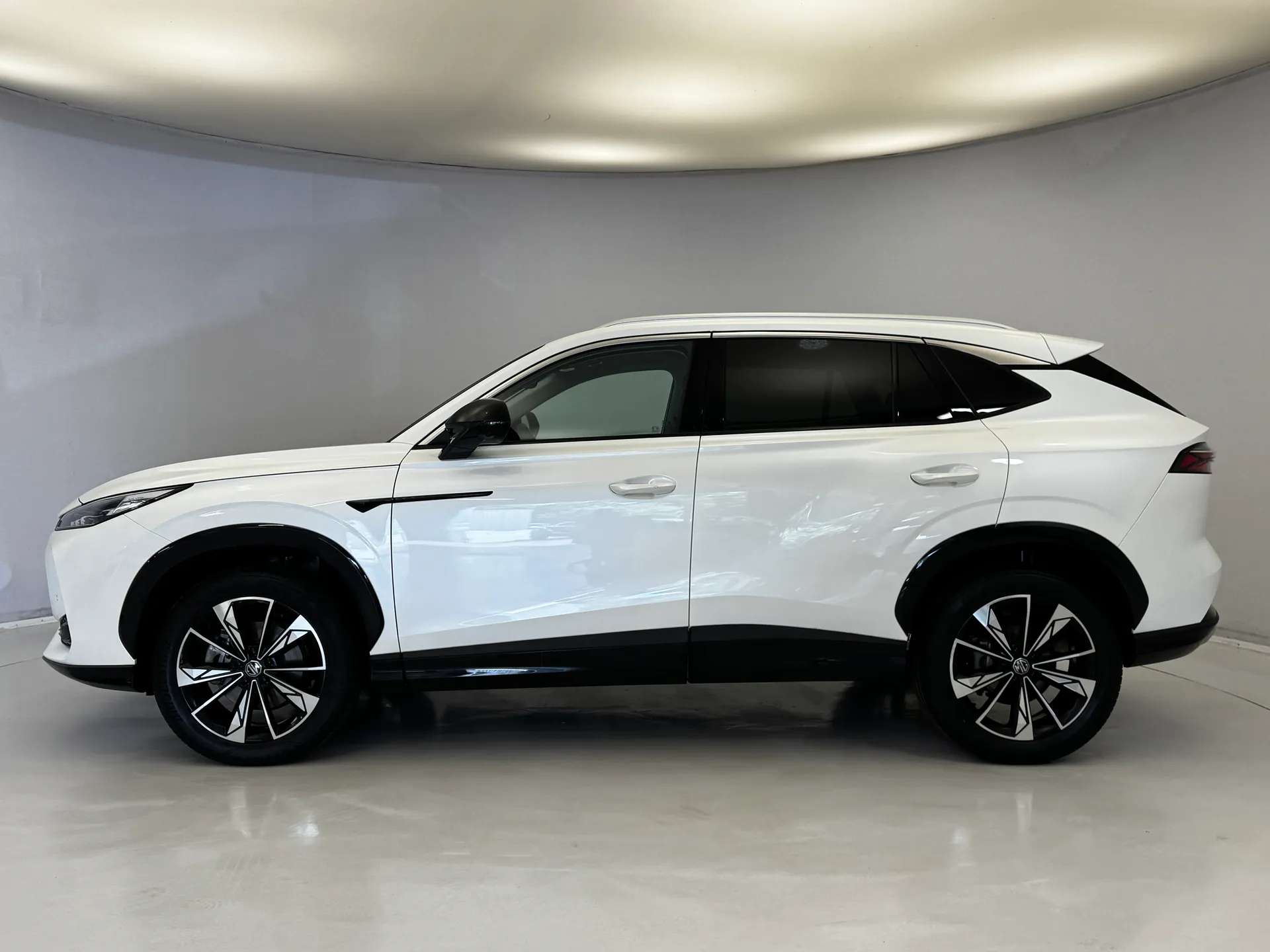 2025 MG HS 2025 MG HS