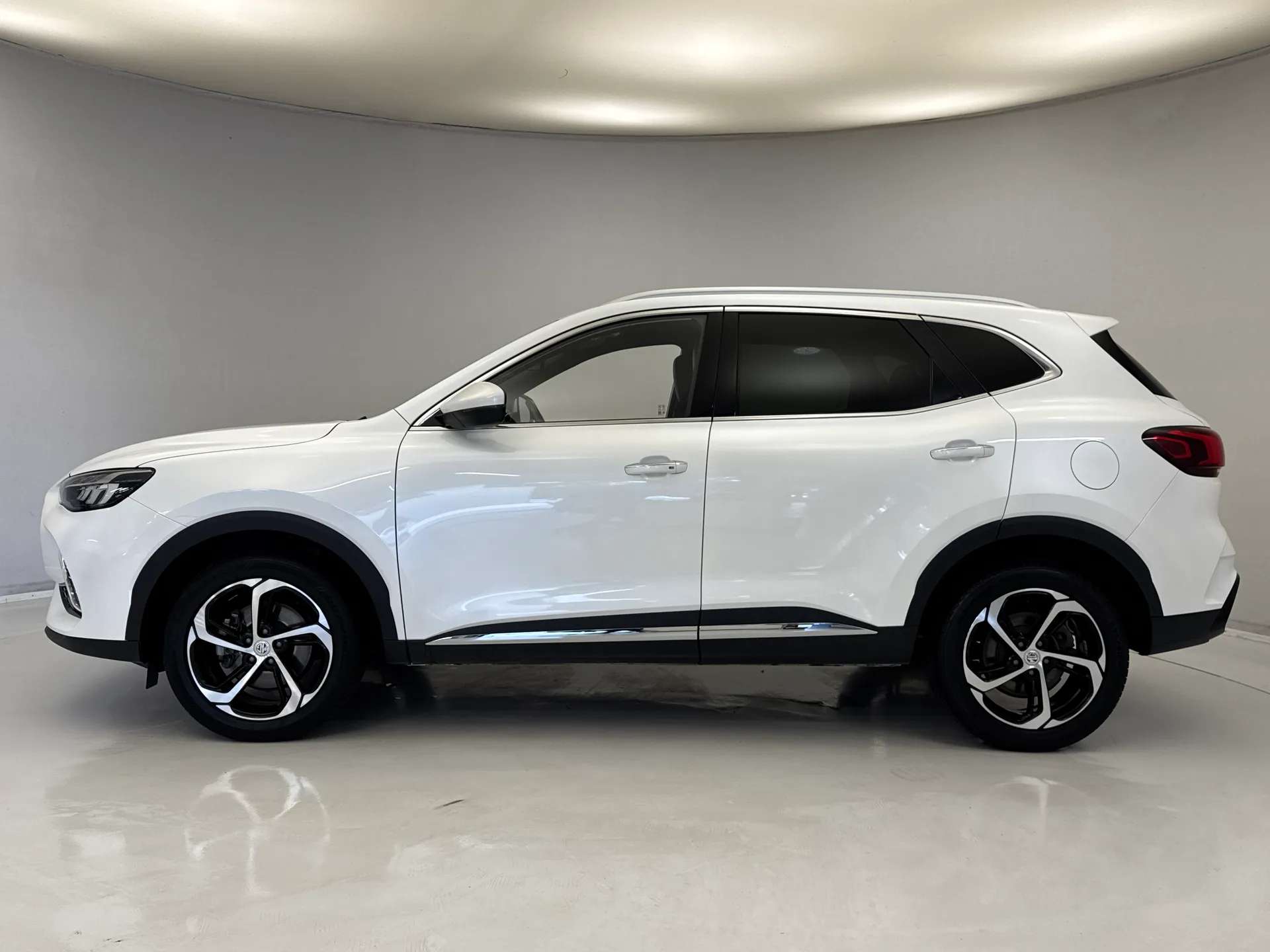 2023 MG HS 2023 MG HS