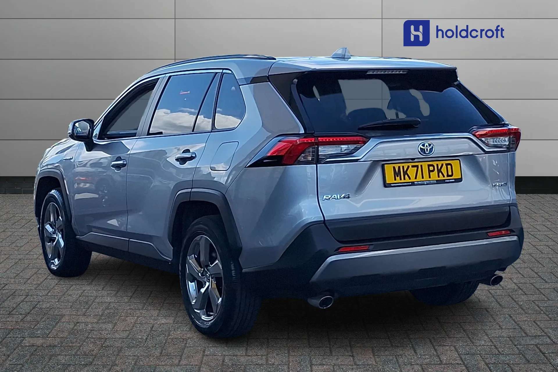 A 2021 TOYOTA RAV4 2.5 VVT-i Hybrid Design 5dr CVT 2WD A 2021 TOYOTA RAV4 2.5 VVT-i Hybrid Design 5dr CVT 2WD