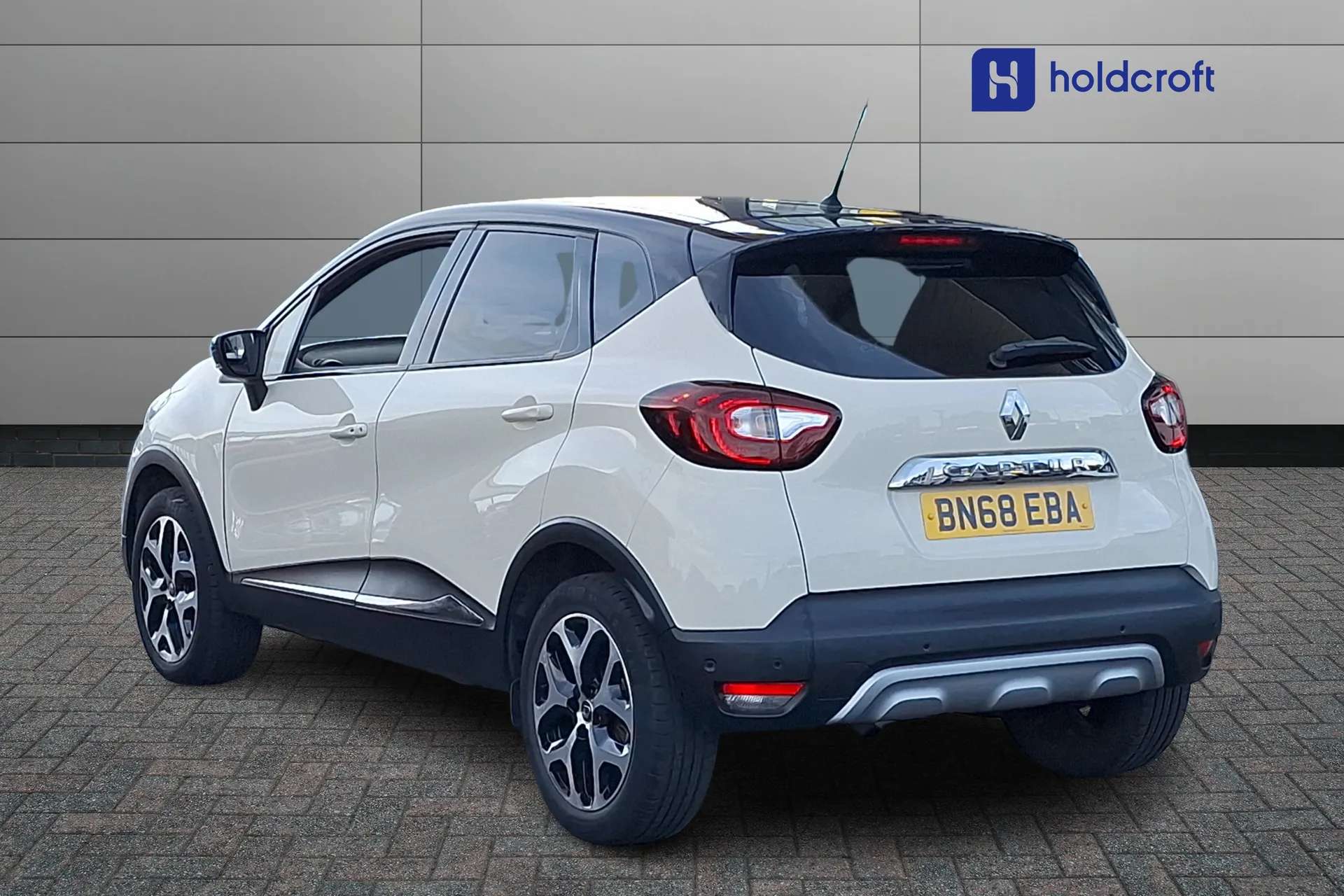 A 2018 RENAULT CAPTUR 0.9 TCE 90 GT Line 5dr A 2018 RENAULT CAPTUR 0.9 TCE 90 GT Line 5dr