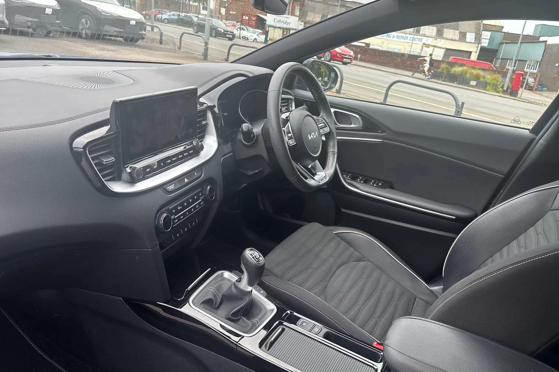 A 2024 KIA XCEED 1.5T GDi ISG GT-Line 5dr A 2024 KIA XCEED 1.5T GDi ISG GT-Line 5dr