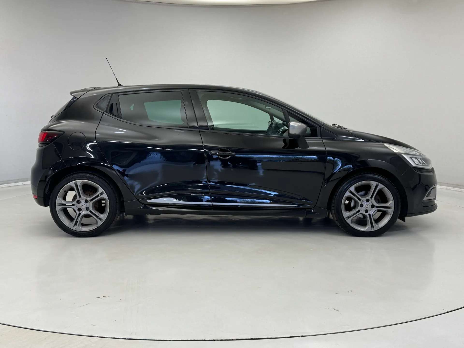 2019 RENAULT CLIO 2019 RENAULT CLIO