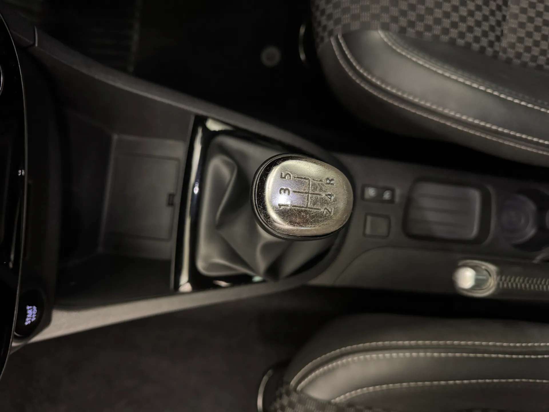 2019 RENAULT CLIO 2019 RENAULT CLIO