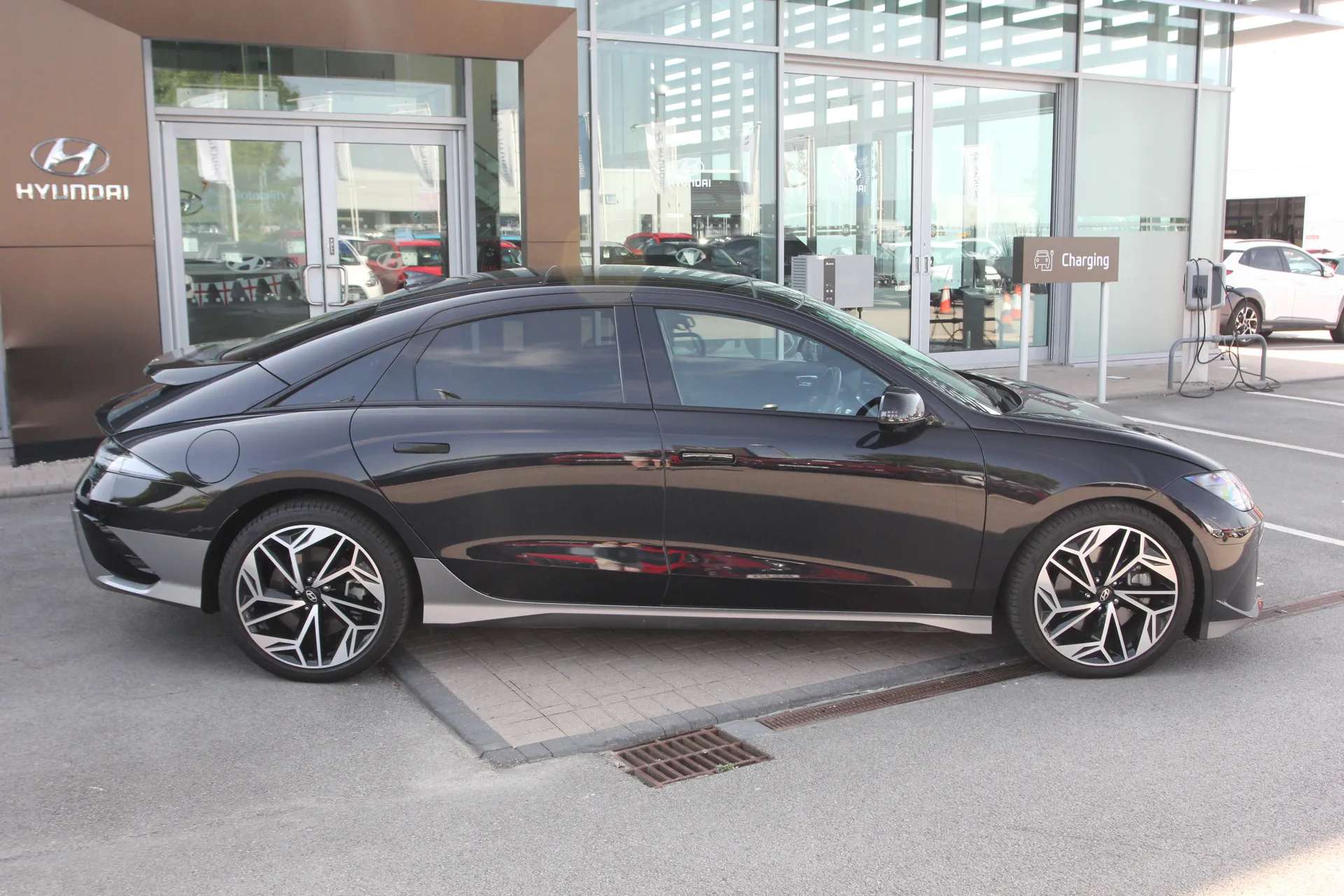 A 2025 HYUNDAI IONIQ 6 239kW Ultimate 77kWh 4dr AWD Auto A 2025 HYUNDAI IONIQ 6 239kW Ultimate 77kWh 4dr AWD Auto
