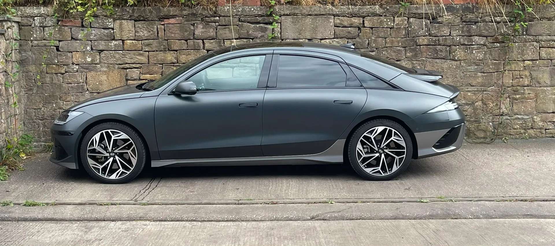 A 2025 HYUNDAI IONIQ 6 239kW Ultimate 77kWh 4dr AWD Auto â360 CAMERAâAPPLE CAR PLAYâ A 2025 HYUNDAI IONIQ 6 239kW Ultimate 77kWh 4dr AWD Auto â360 CAMERAâAPPLE CAR PLAYâ