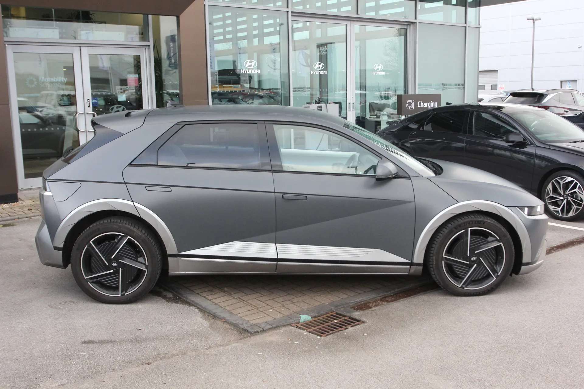 A 2025 HYUNDAI IONIQ 5 239kW Ultimate 84 kWh 5dr AWD Auto A 2025 HYUNDAI IONIQ 5 239kW Ultimate 84 kWh 5dr AWD Auto