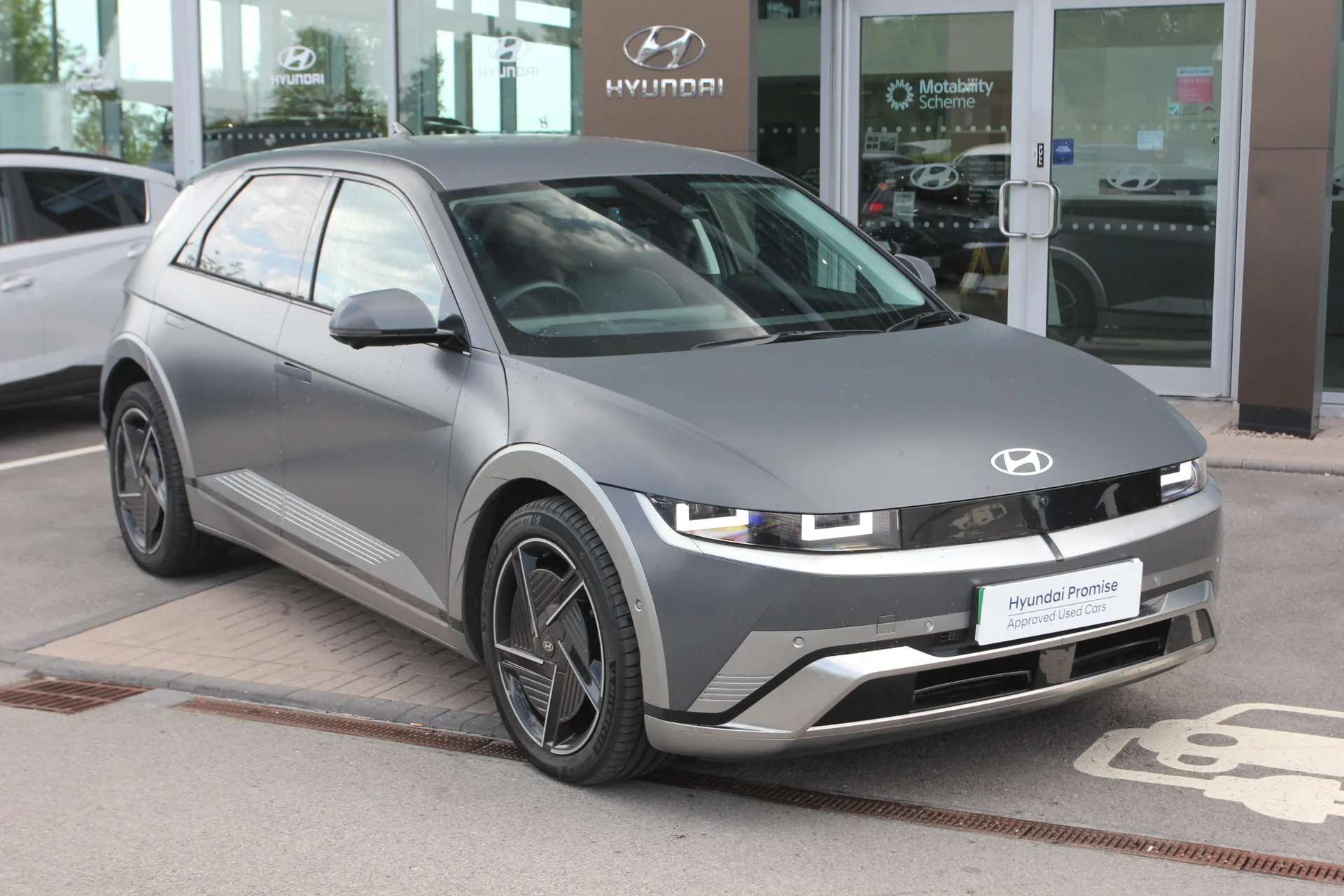 A 2026 HYUNDAI IONIQ 5 239kW Ultimate 84 kWh 5dr AWD Auto A 2026 HYUNDAI IONIQ 5 239kW Ultimate 84 kWh 5dr AWD Auto