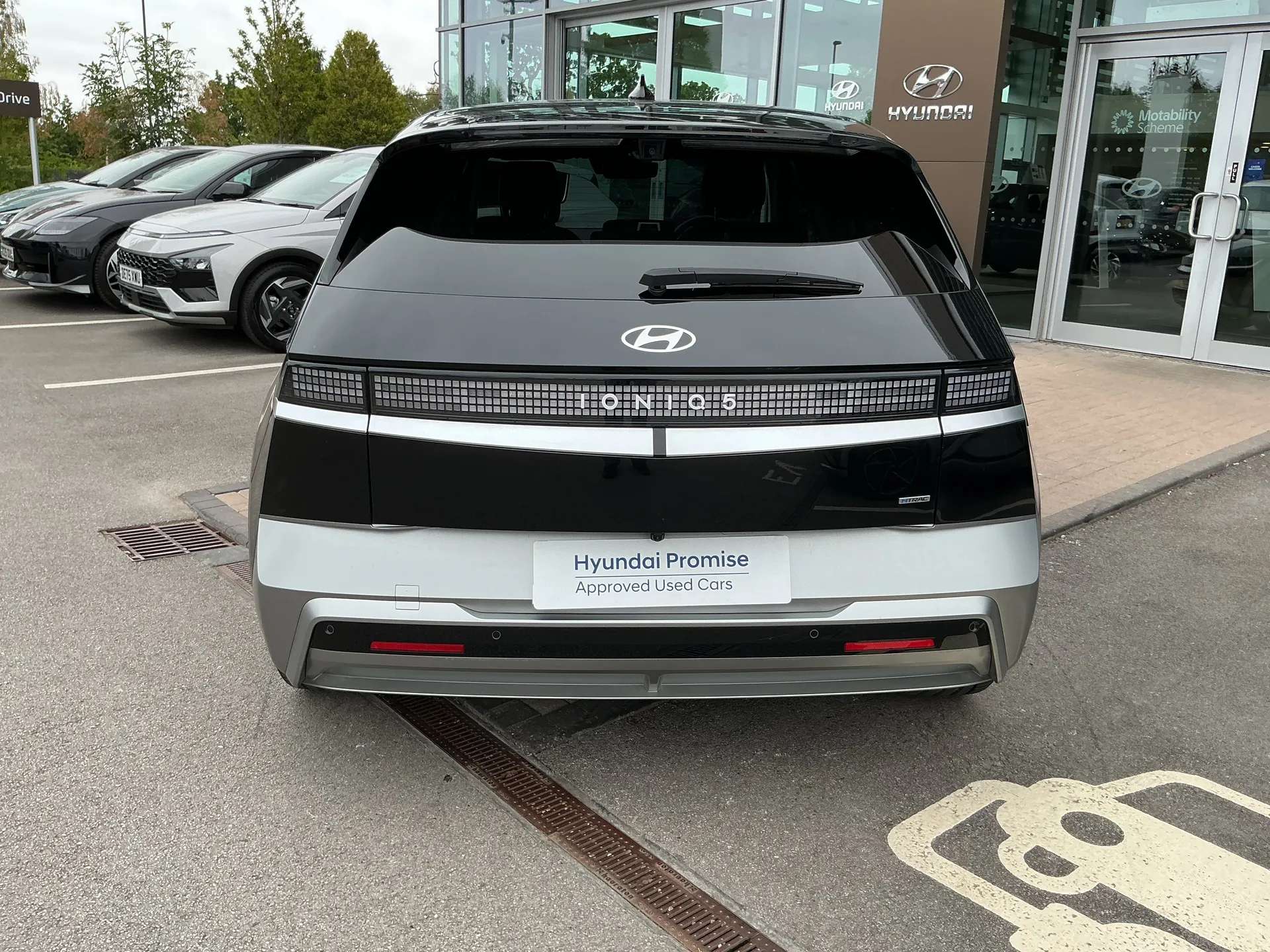 A 2026 HYUNDAI IONIQ 5 239kW Ultimate 84 kWh 5dr AWD Auto A 2026 HYUNDAI IONIQ 5 239kW Ultimate 84 kWh 5dr AWD Auto