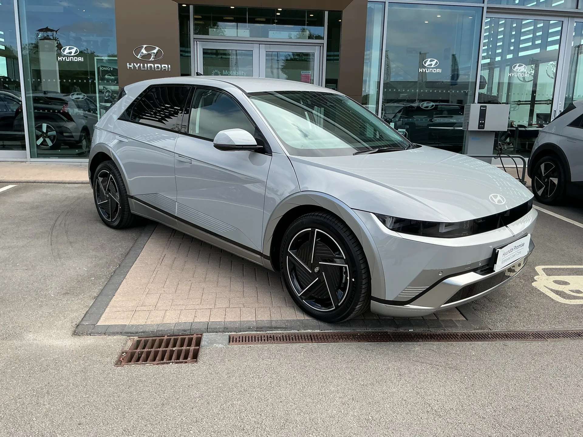 A 2026 HYUNDAI IONIQ 5 239kW Ultimate 84 kWh 5dr AWD Auto A 2026 HYUNDAI IONIQ 5 239kW Ultimate 84 kWh 5dr AWD Auto