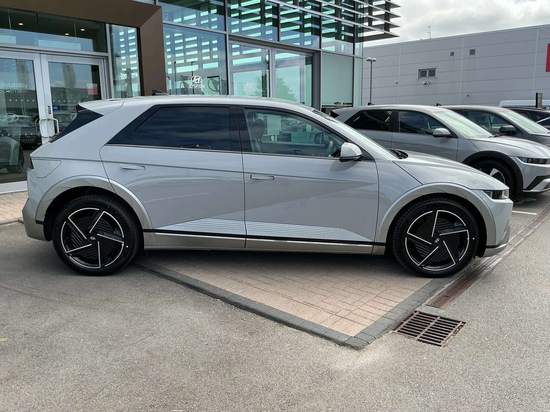 A 2026 HYUNDAI IONIQ 5 239kW Ultimate 84 kWh 5dr AWD Auto A 2026 HYUNDAI IONIQ 5 239kW Ultimate 84 kWh 5dr AWD Auto