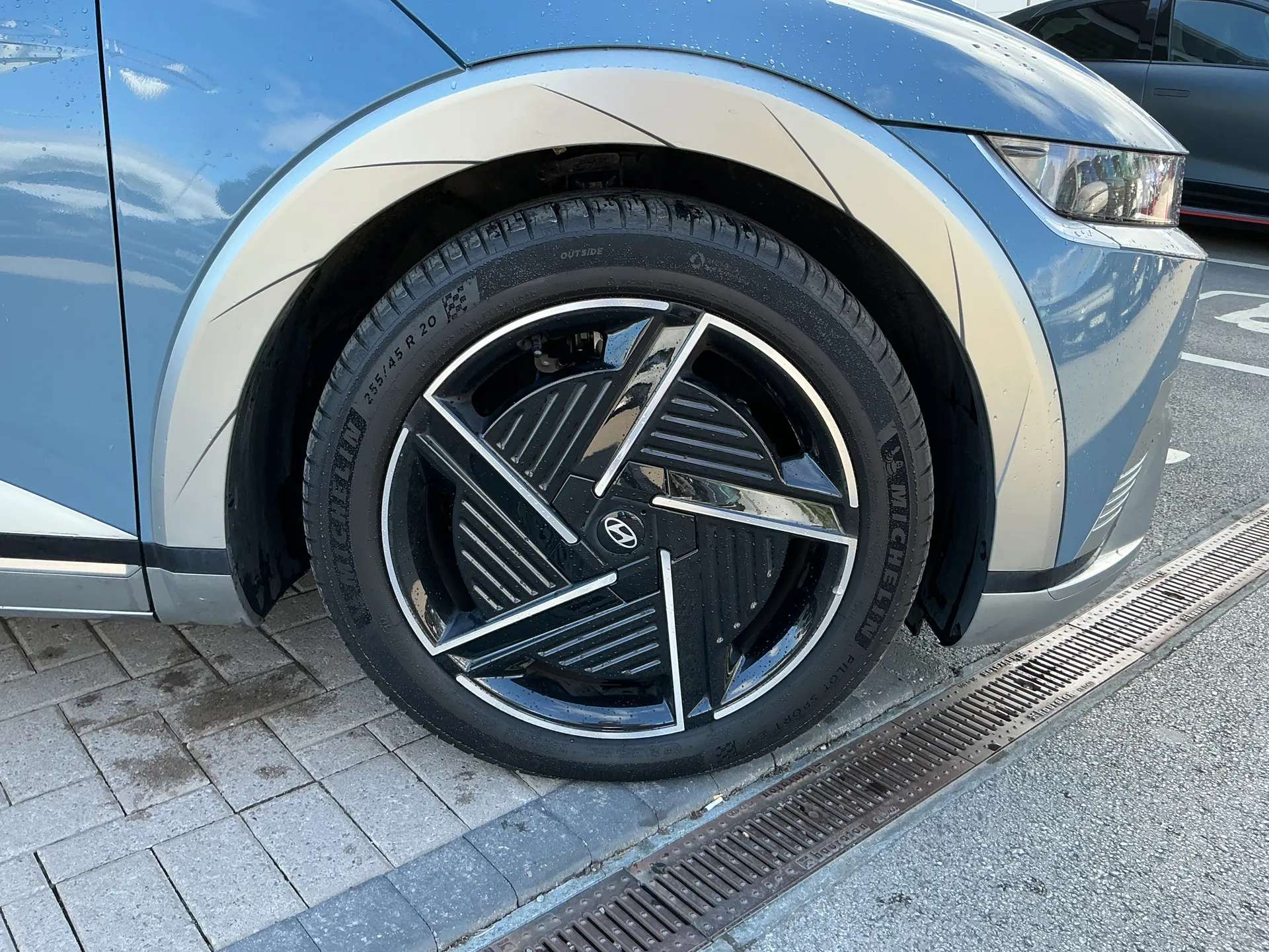 A 2026 HYUNDAI IONIQ 5 239kW Ultimate 84 kWh 5dr AWD Auto A 2026 HYUNDAI IONIQ 5 239kW Ultimate 84 kWh 5dr AWD Auto