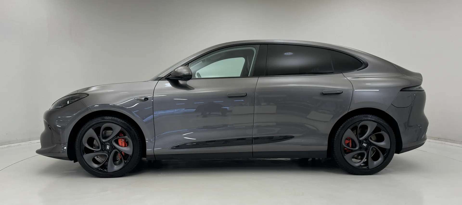 A 2025 MG MOTOR UK IM6 553kW Launch Edition 100kWh 5dr AWD Auto ð¥ 741 HP ð¥ A 2025 MG MOTOR UK IM6 553kW Launch Edition 100kWh 5dr AWD Auto ð¥ 741 HP ð¥