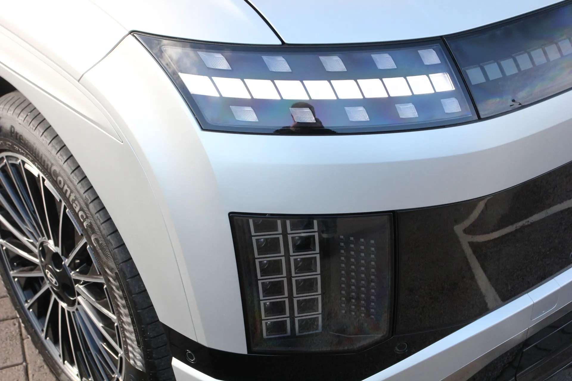 A 2025 HYUNDAI IONIQ 9 226kW Calligraphy 110kWh 5dr AWD Auto ZERO DEPOSIT FINANCE AVAILABLE A 2025 HYUNDAI IONIQ 9 226kW Calligraphy 110kWh 5dr AWD Auto ZERO DEPOSIT FINANCE AVAILABLE