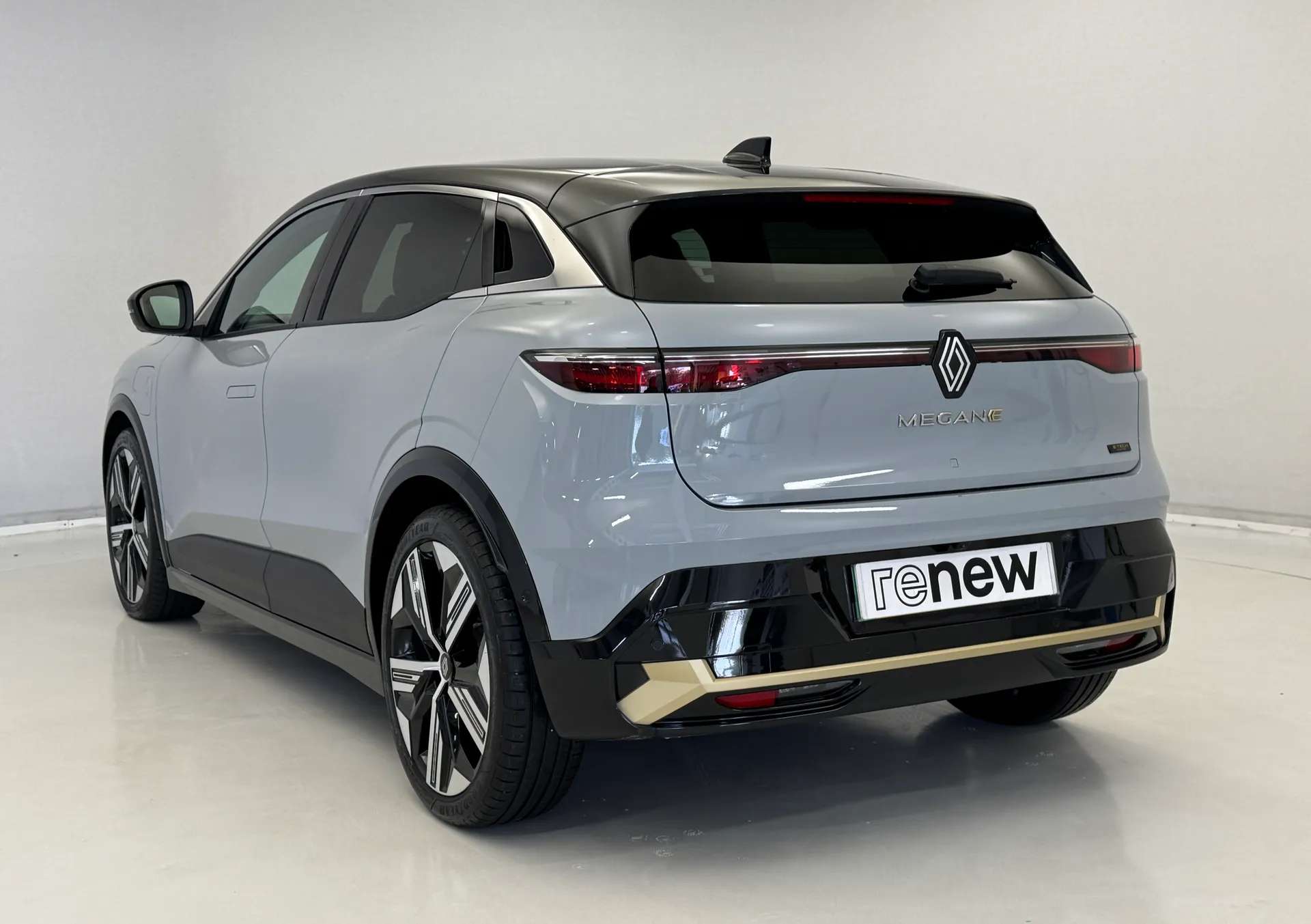 2023 RENAULT MEGANE E-TECH 2023 RENAULT MEGANE E-TECH