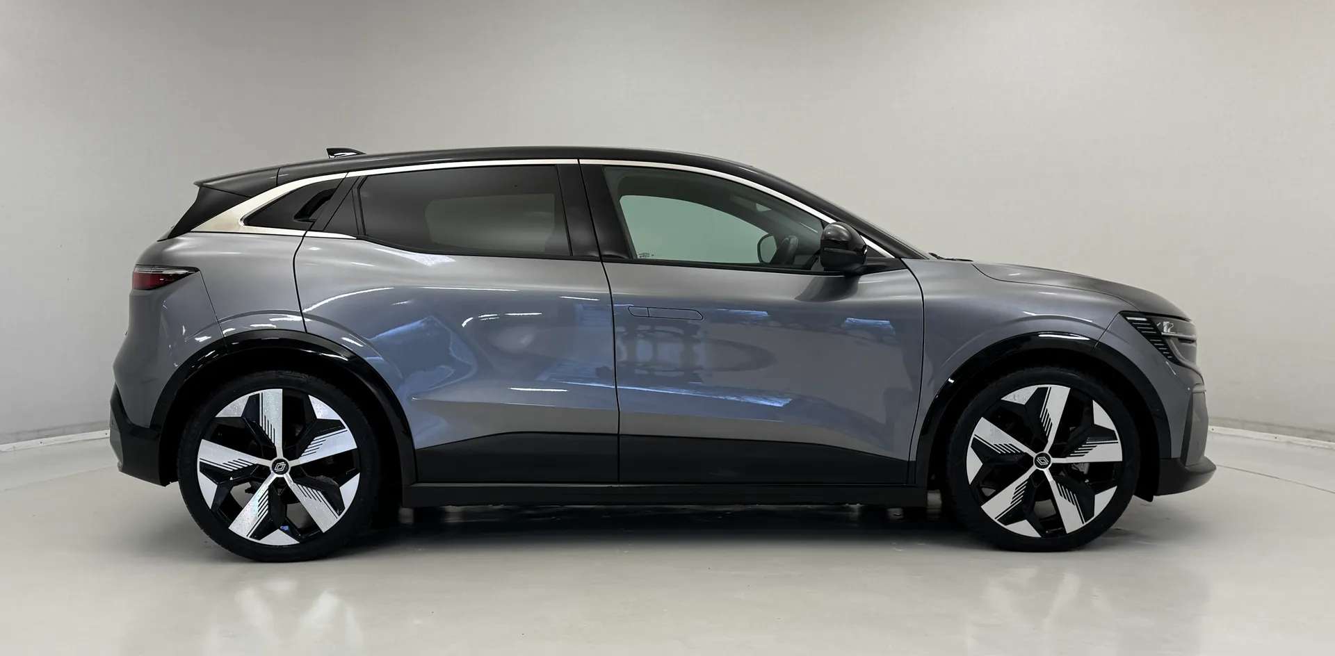 2023 RENAULT MEGANE E-TECH 2023 RENAULT MEGANE E-TECH